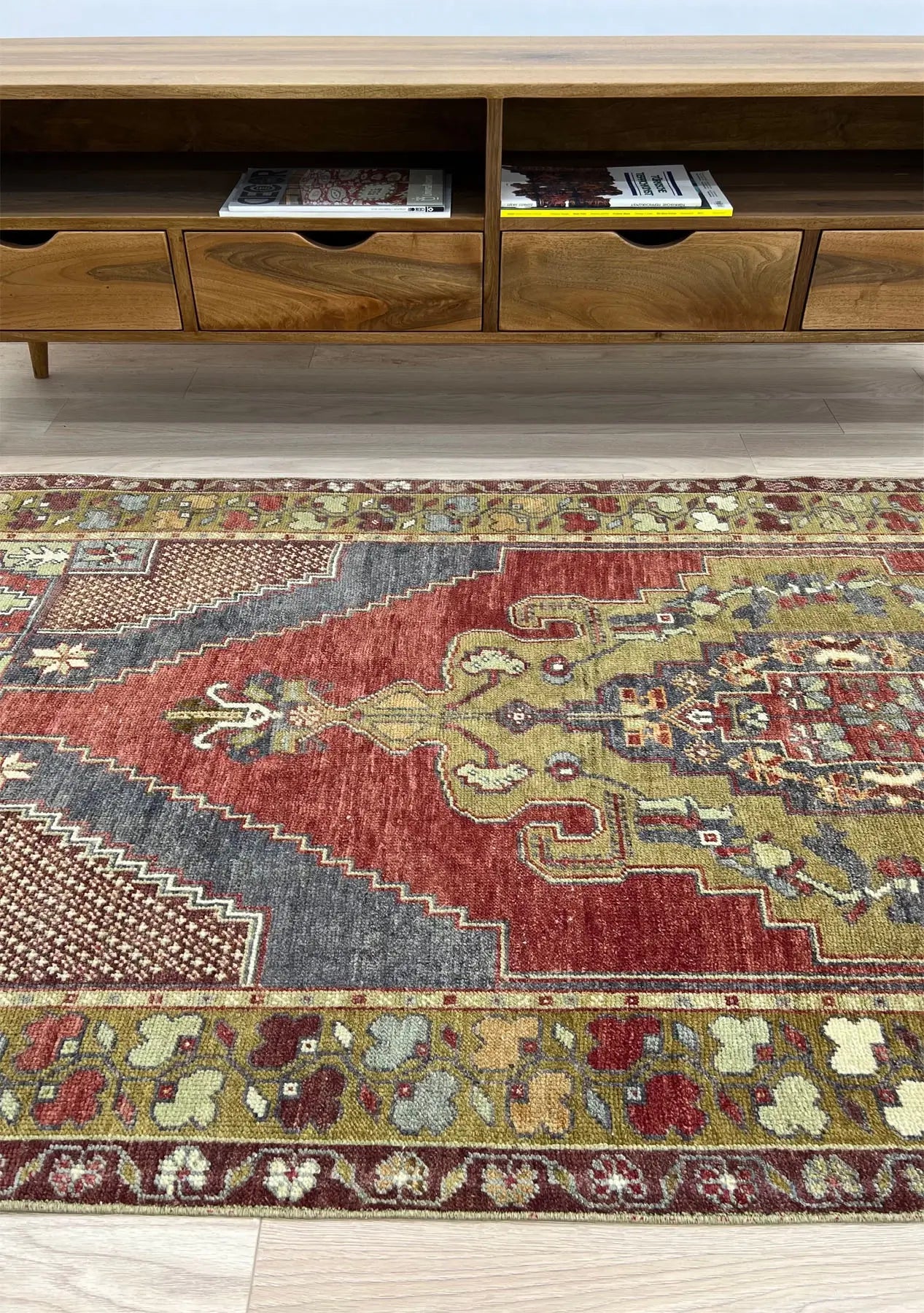 Eliana - Vintage Anatolian Rug - kudenrugs