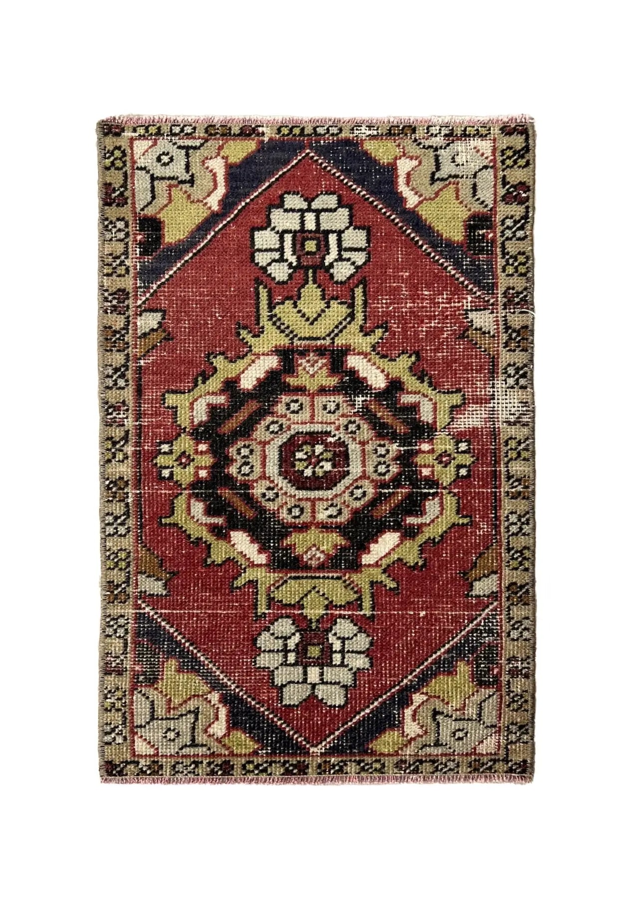 Elisa - Vintage Mini Red Area Rug - kudenrugs