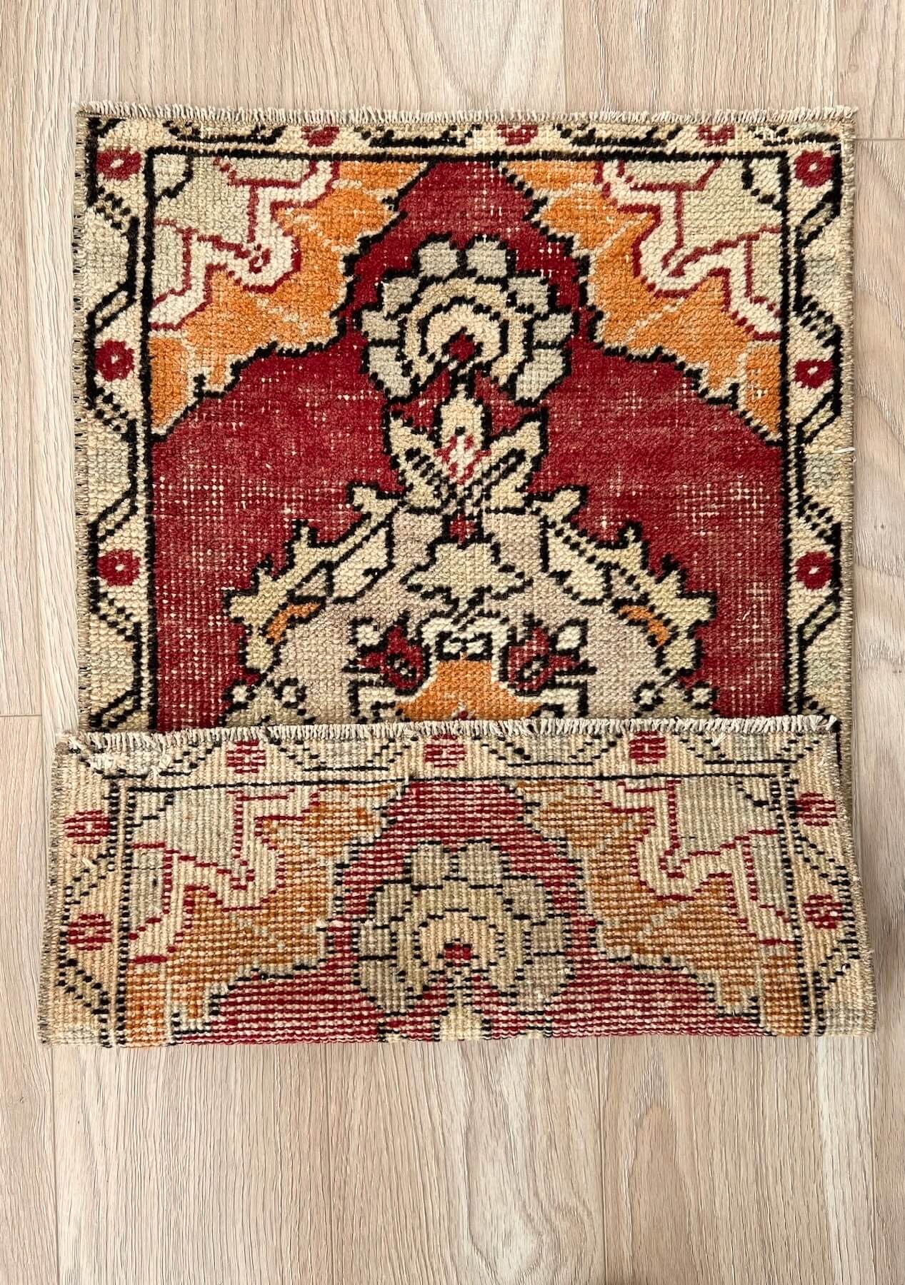 Ella - Vintage Mini Red Area Rug - kudenrugs