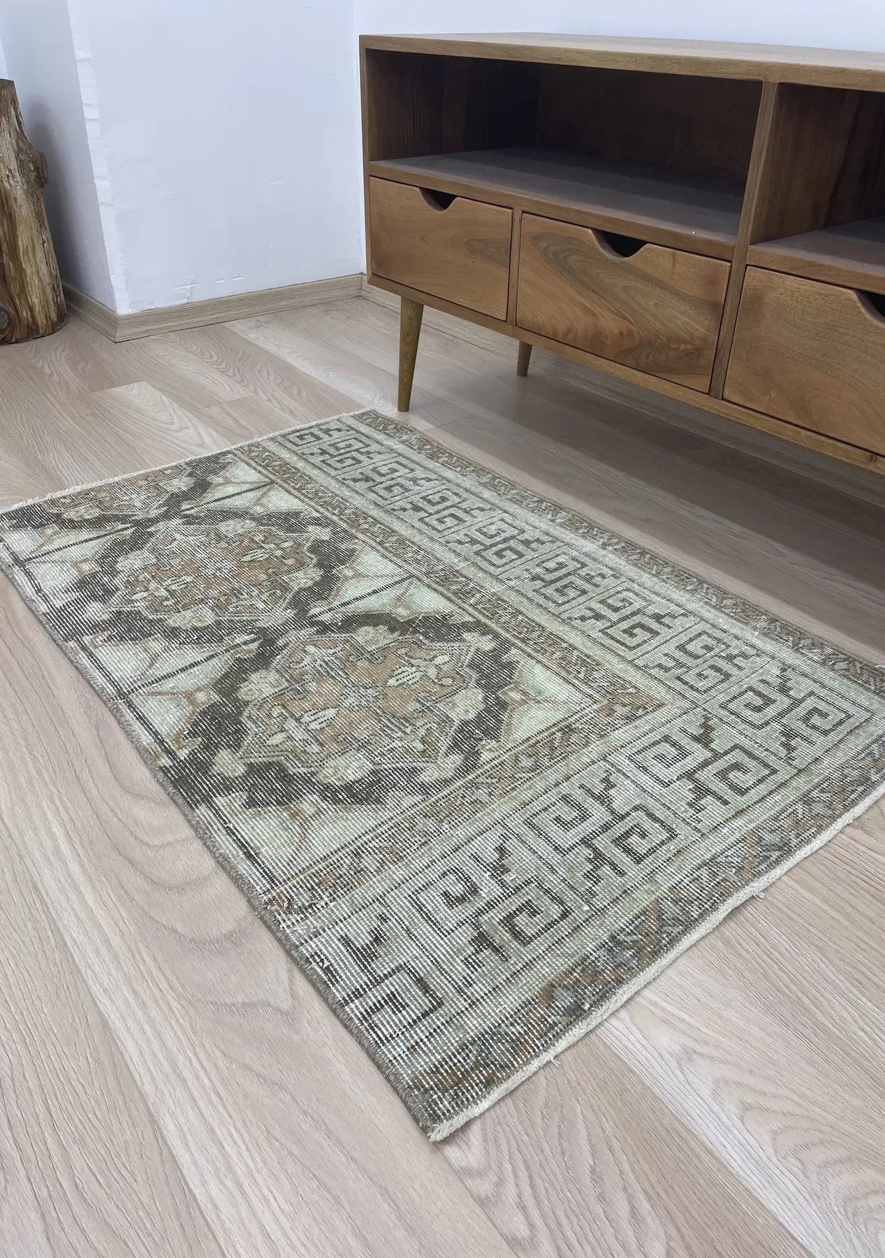 Elliott - Vintage Beige Antique Washed Rug - kudenrugs