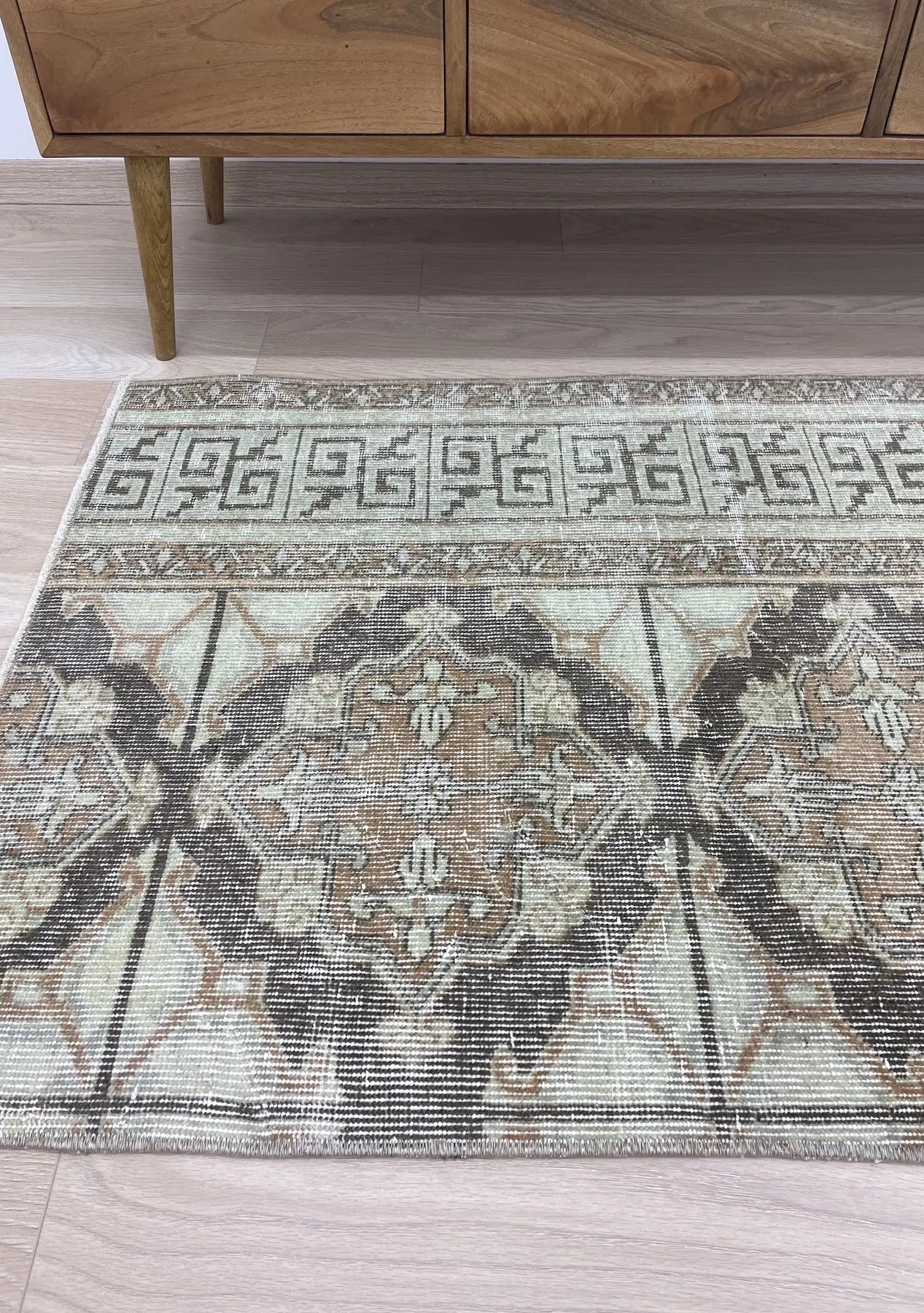 Elliott - Vintage Beige Antique Washed Rug - kudenrugs