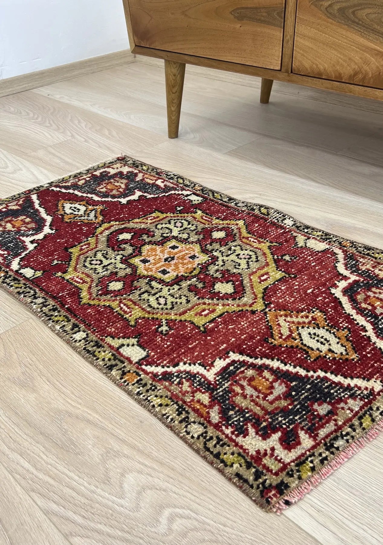 Emanuel - Vintage Mini Red Area Rug - kudenrugs