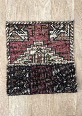 Emyln - Vintage Mini Pink Area Rug - kudenrugs