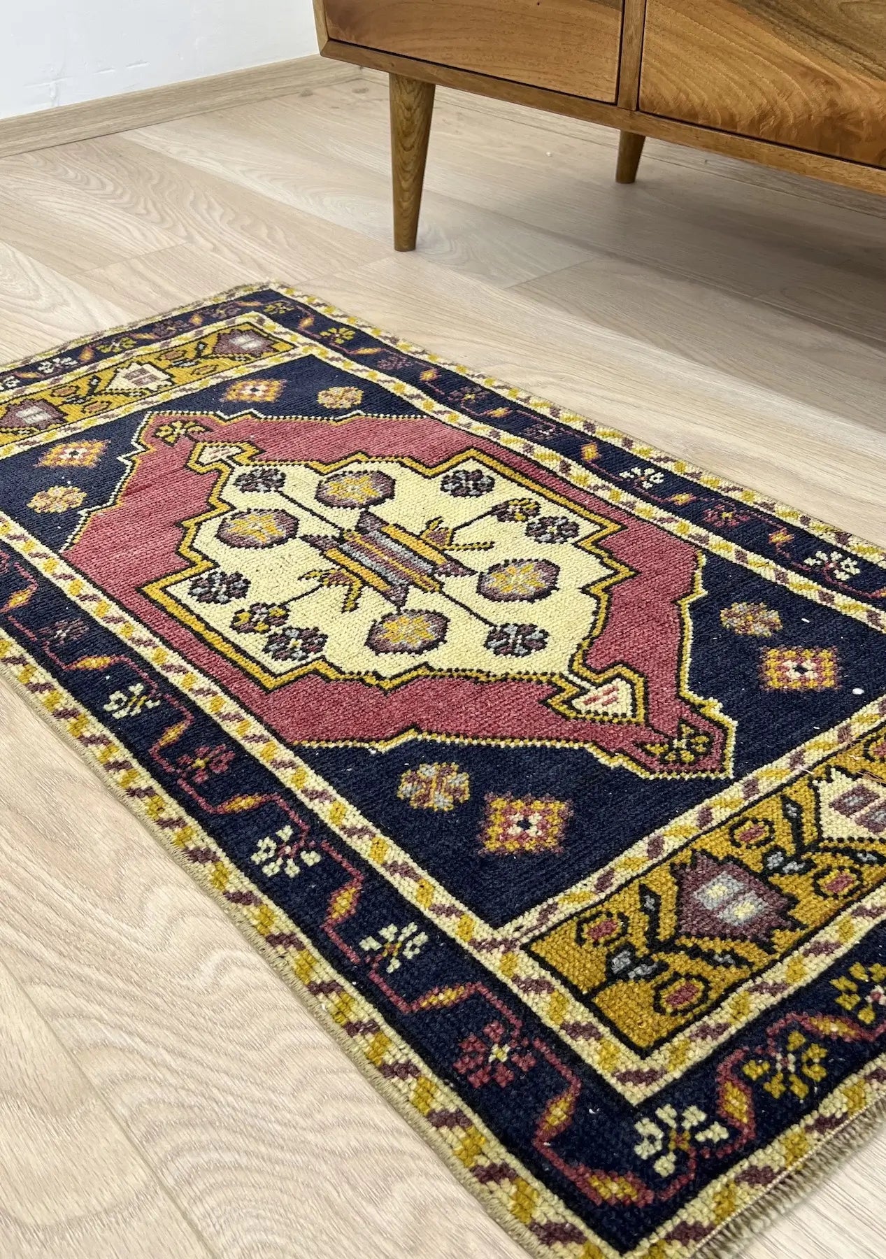 Engelique - Vintage Mini Pink Area Rug - kudenrugs