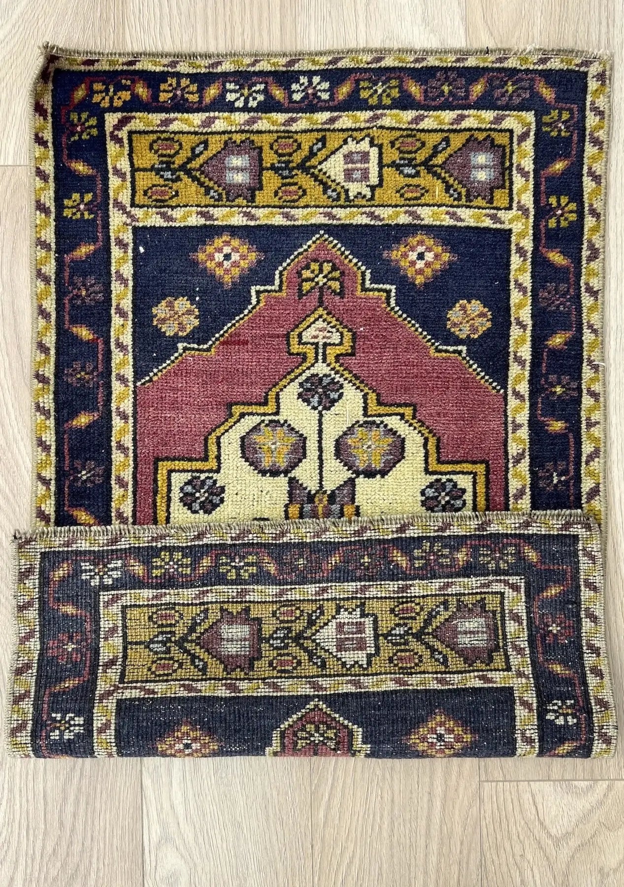 Engelique - Vintage Mini Pink Area Rug - kudenrugs