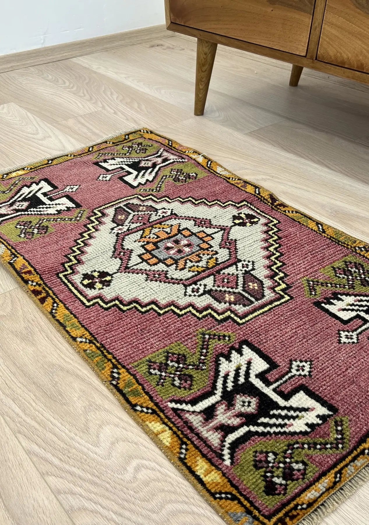 Engelle - Vintage Mini Pink Area Rug - kudenrugs