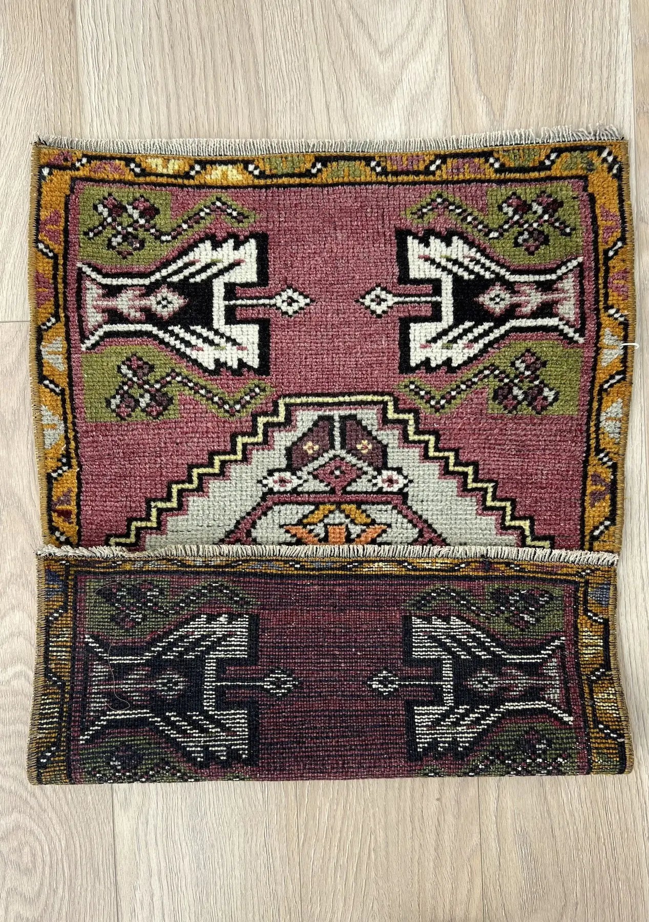 Engelle - Vintage Mini Pink Area Rug - kudenrugs