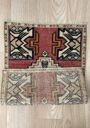 Eternal - Vintage Mini Red Area Rug - kudenrugs
