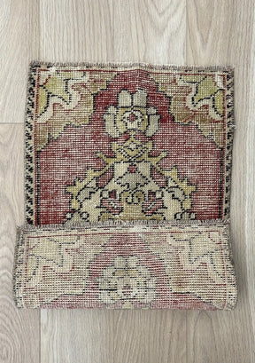 Eugenie - Vintage Mini Red Area Rug - kudenrugs