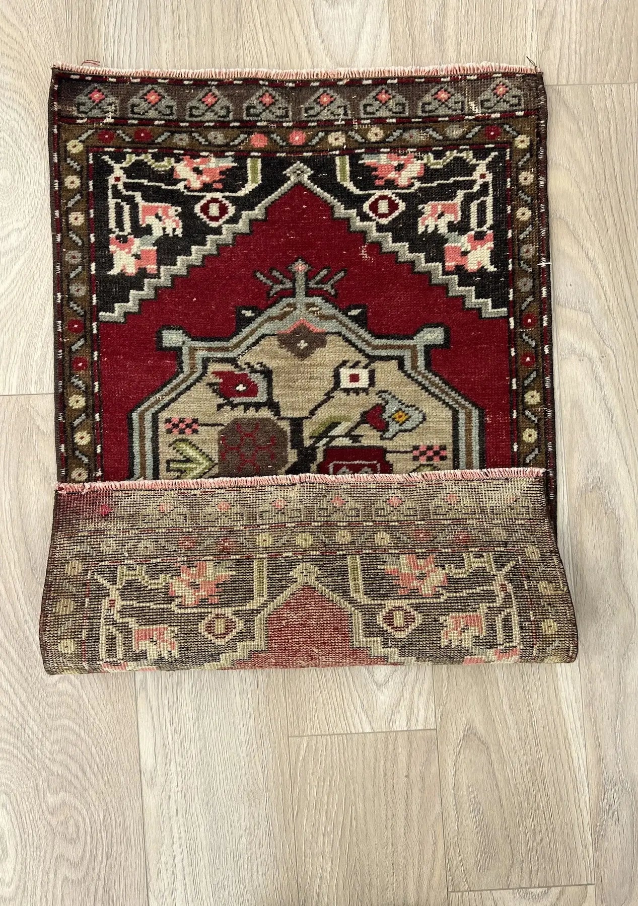 Euterpe - Vintage Mini Red Area Rug - kudenrugs