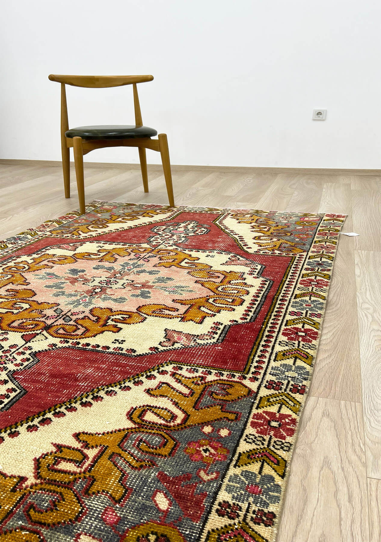 Fay - Vintage Anatolian Rug - kudenrugs