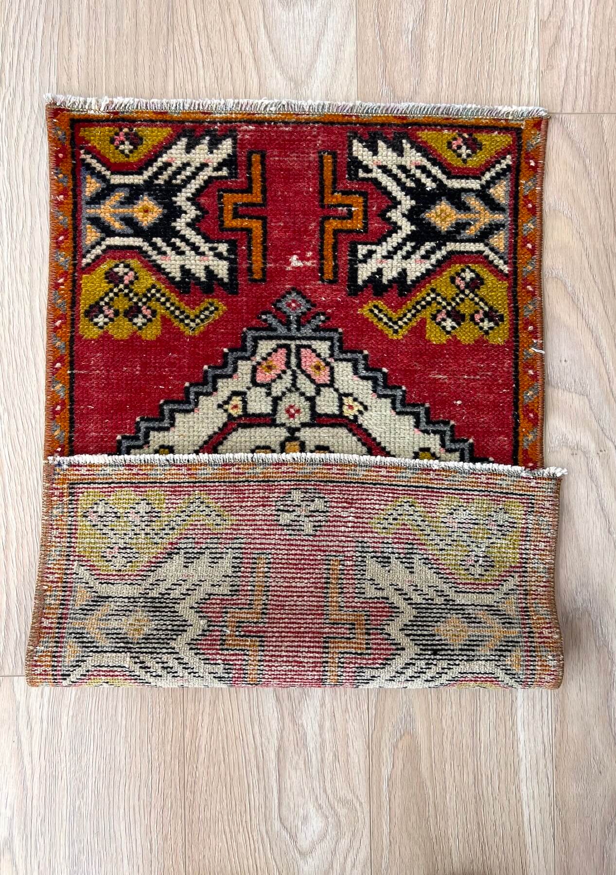 Freyja - Vintage Mini Red Area Rug - kudenrugs