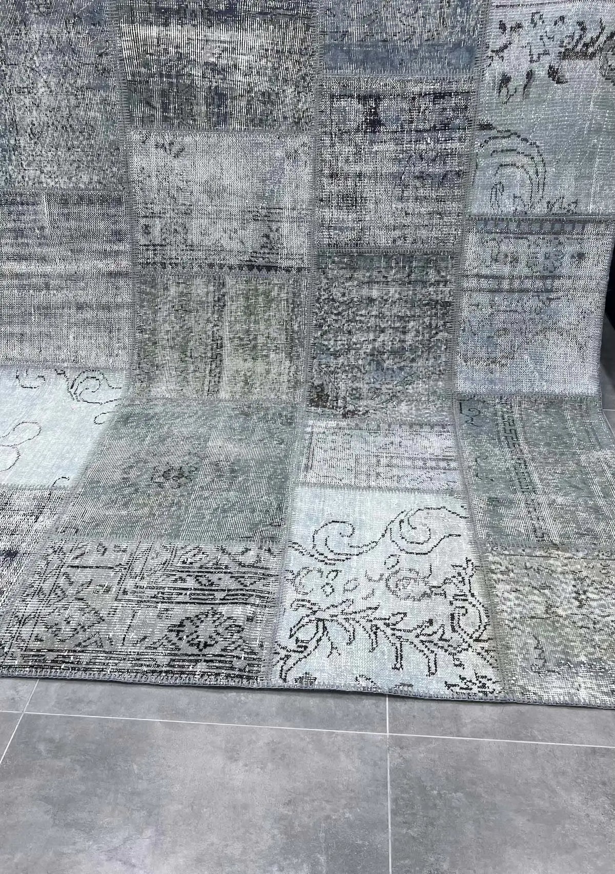 Patchwork Frayed Rug 6' x 8' Vintage Patchwork Rug, Blue - Friedah | Kuden Rugs