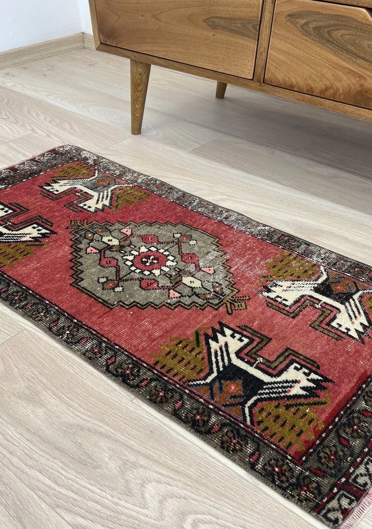 Gimbya - Vintage Mini Red Area Rug - kudenrugs