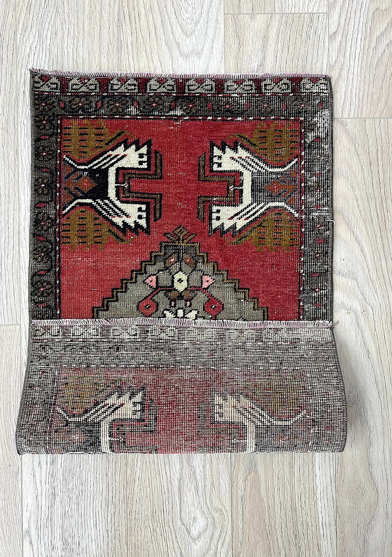 Gimbya - Vintage Mini Red Area Rug - kudenrugs