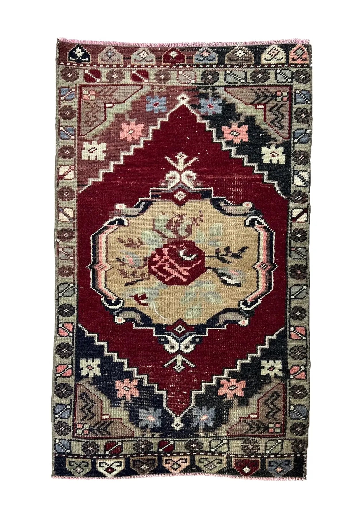 Gizella - Vintage Mini Red Area Rug - kudenrugs