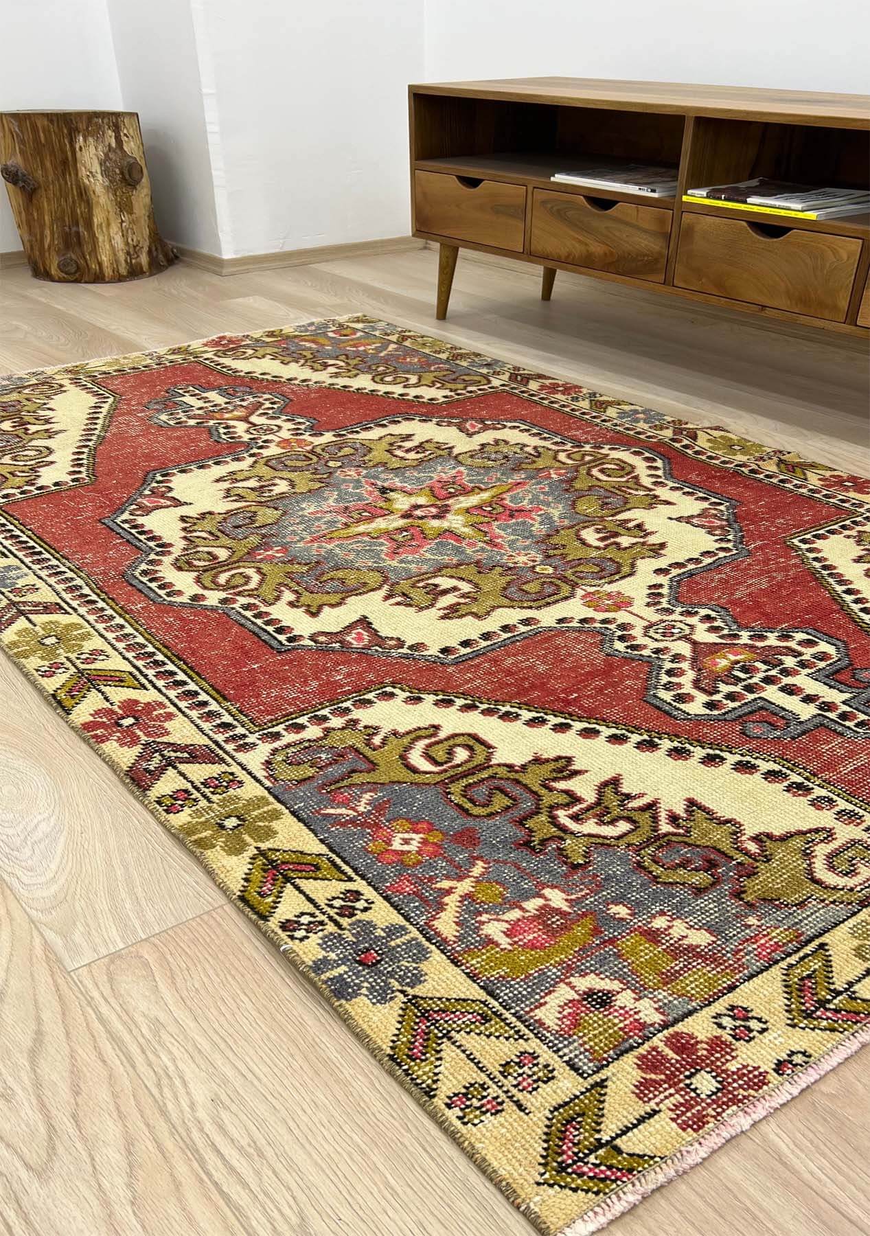 Gracelyn - Vintage Anatolian Rug - kudenrugs