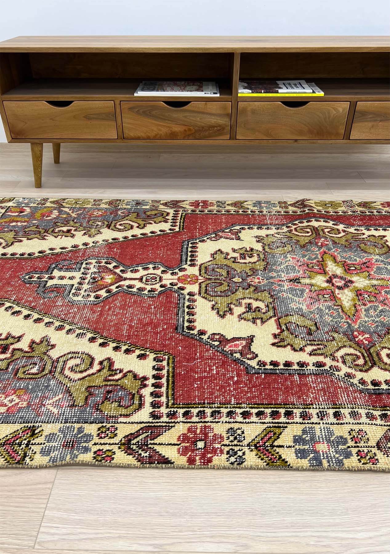 Gracelyn - Vintage Anatolian Rug - kudenrugs