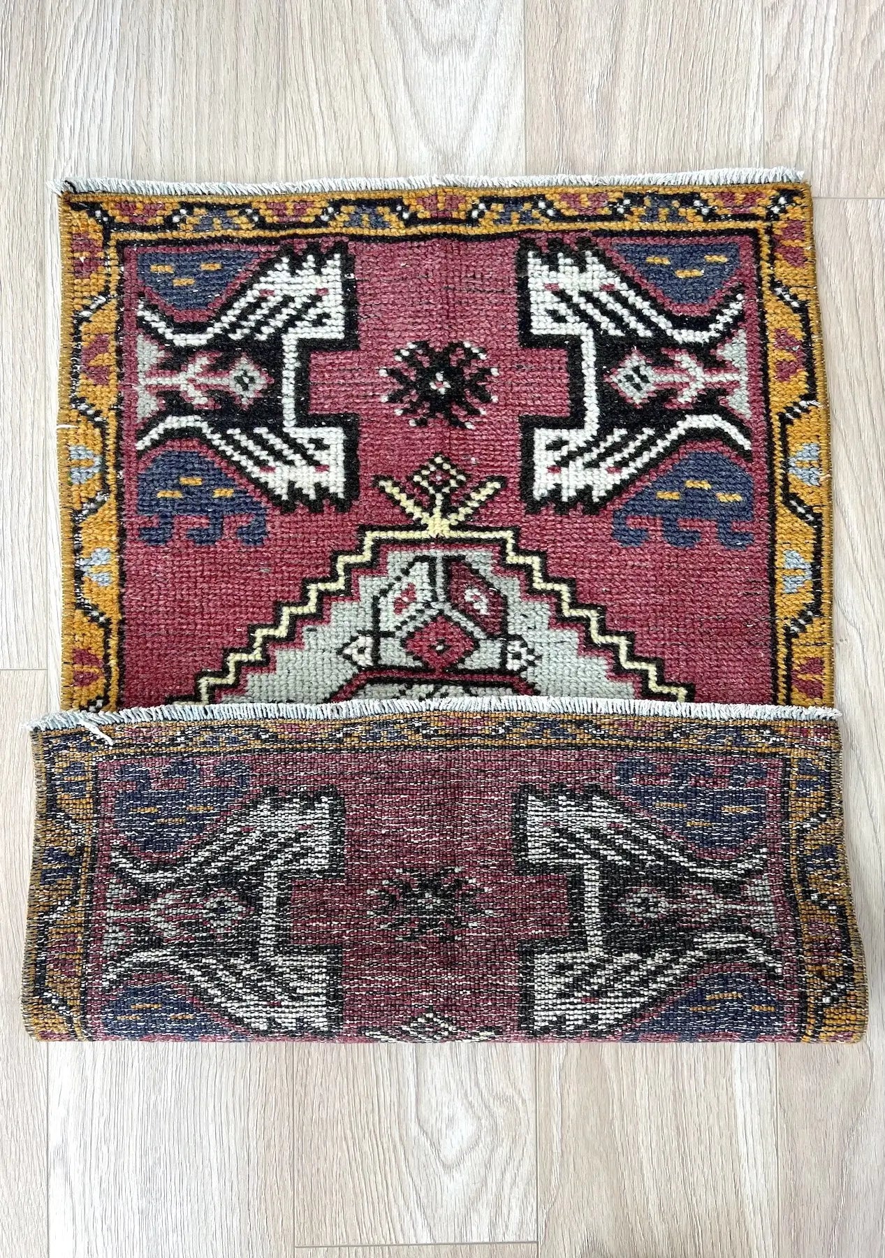 Haiah - Vintage Mini Pink Area Rug - kudenrugs