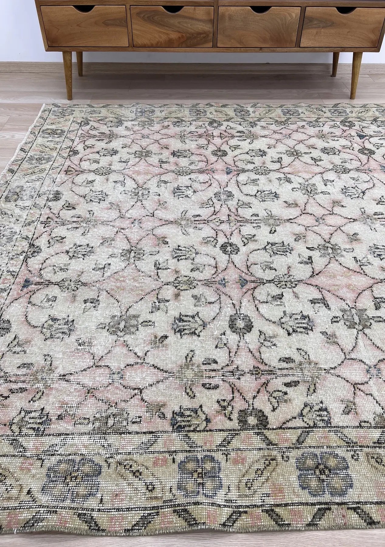 Harlee - Vintage Beige Antique Washed Rug - kudenrugs