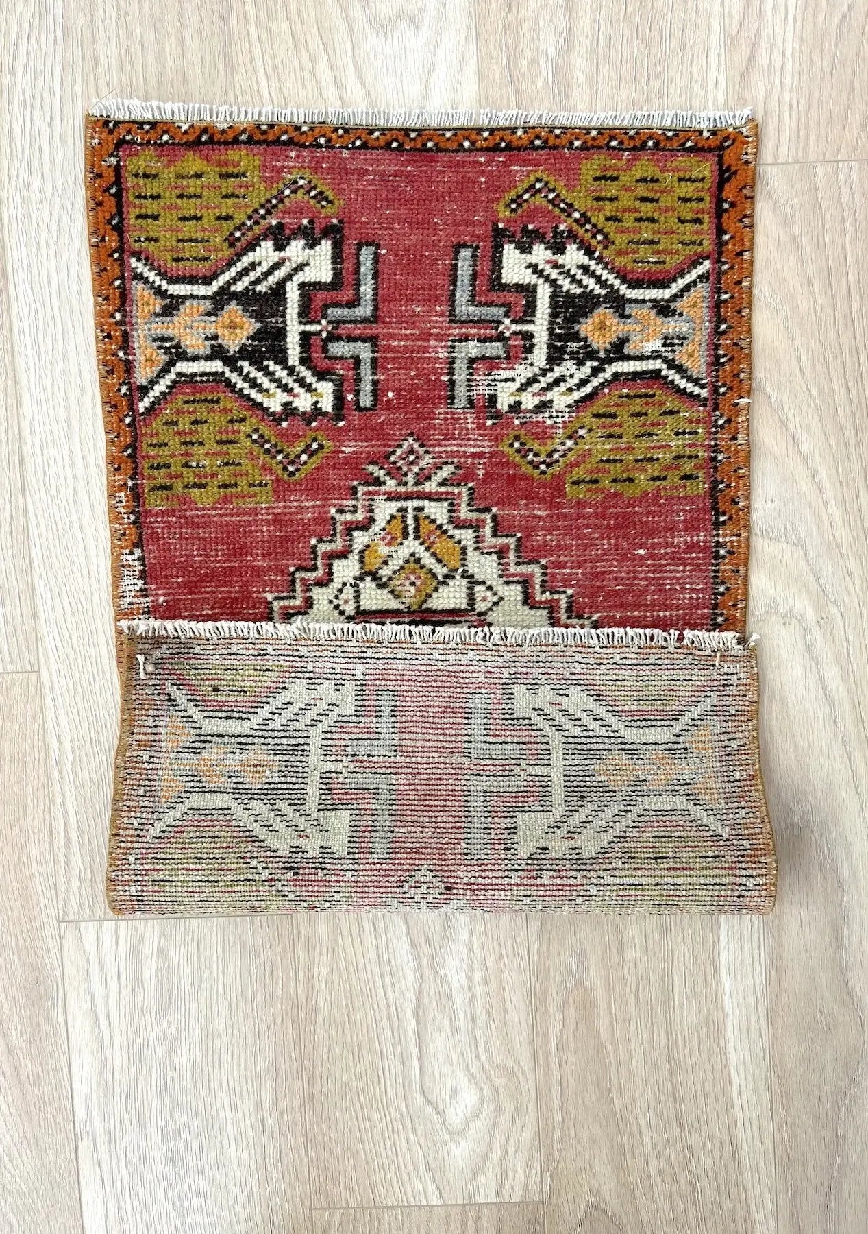 Hazelle - Vintage Mini Pink Area Rug - kudenrugs