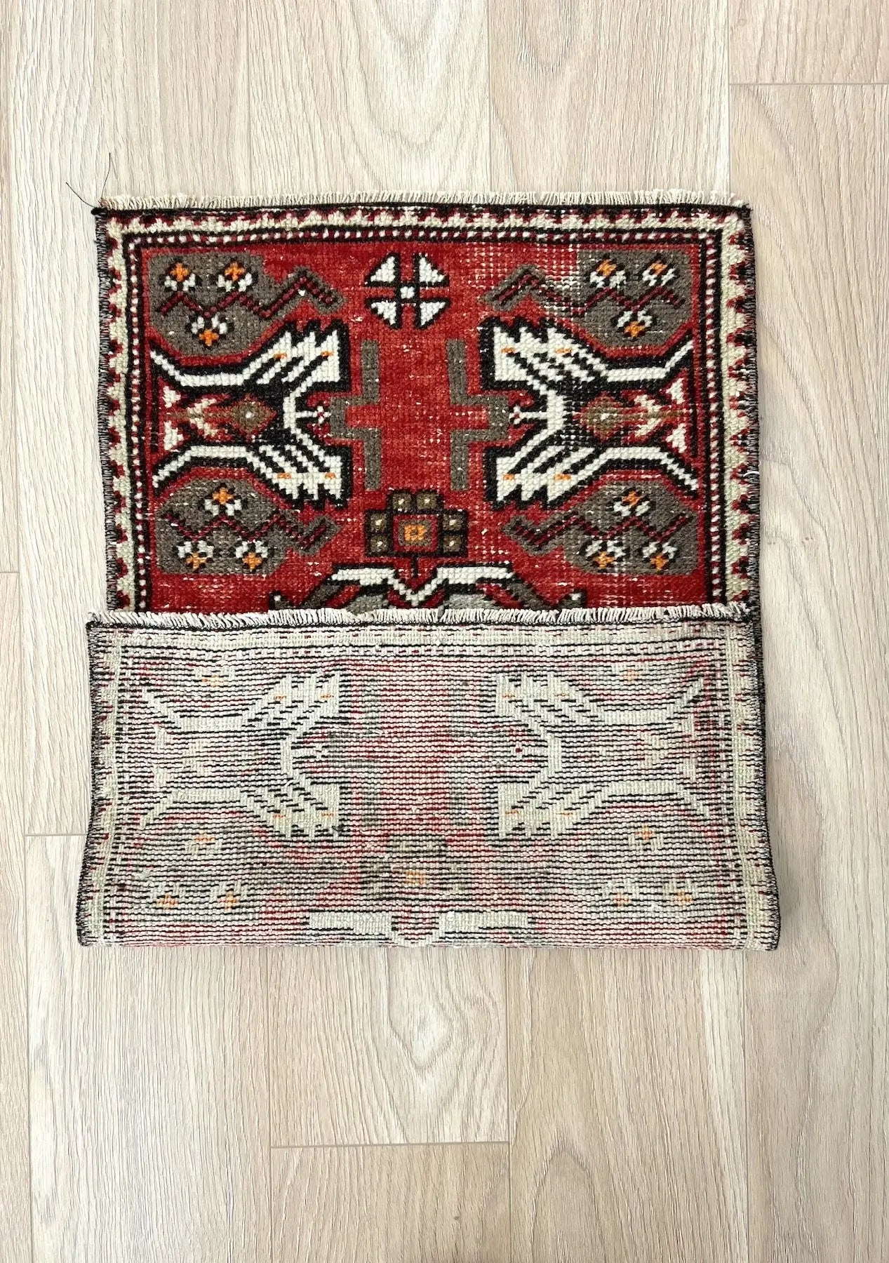 Heida - Vintage Mini Red Area Rug - kudenrugs