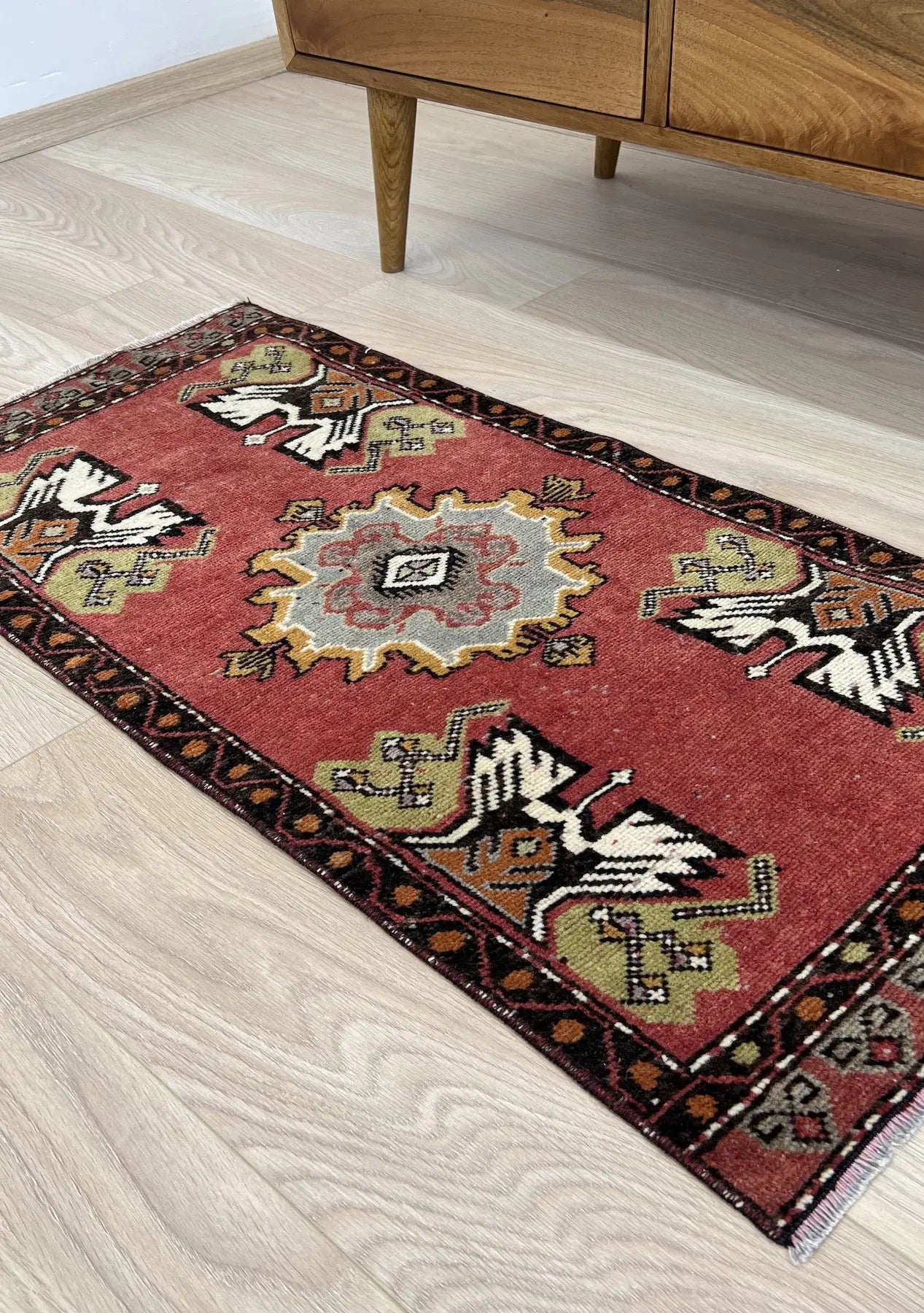 Idalina - Vintage Mini Red Area Rug - kudenrugs