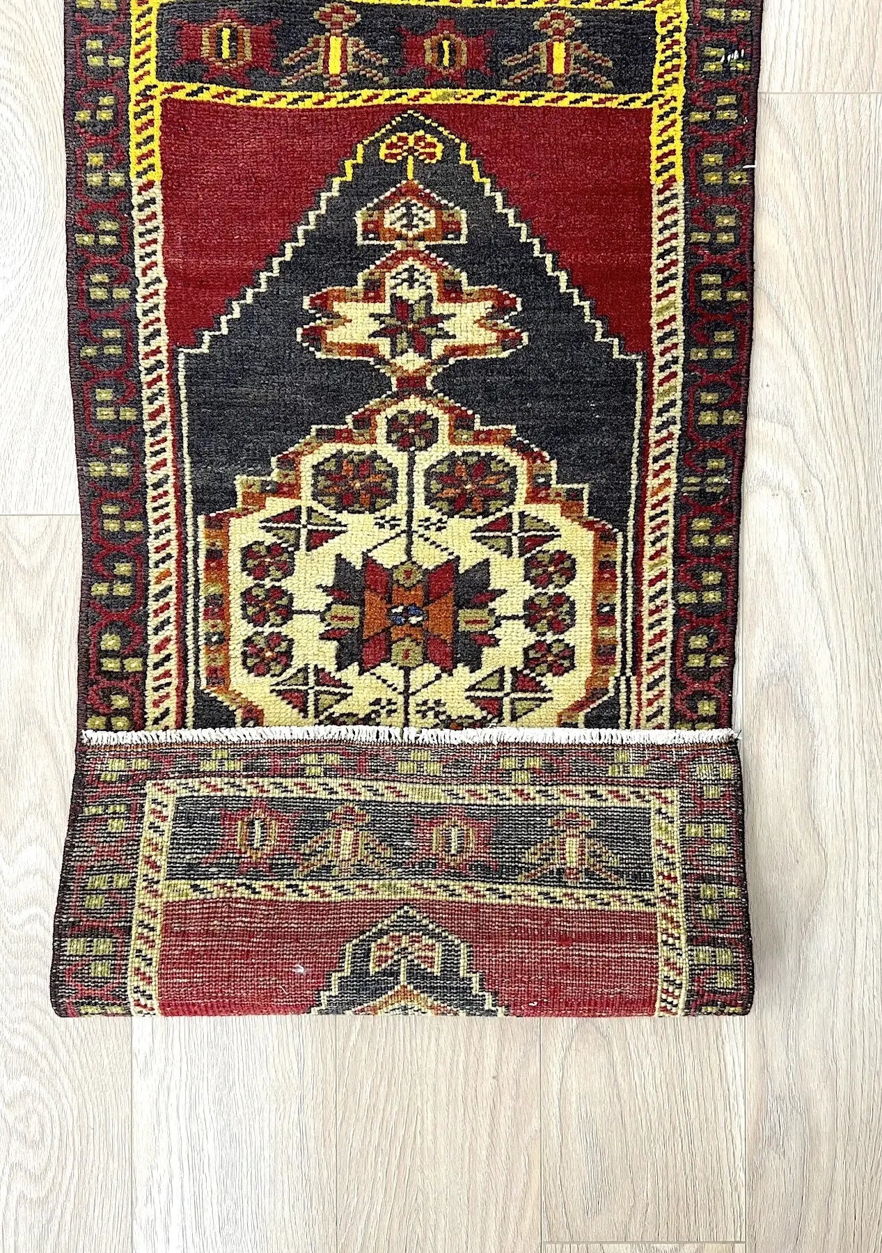 Insula - Vintage Mini Red Area Rug - kudenrugs