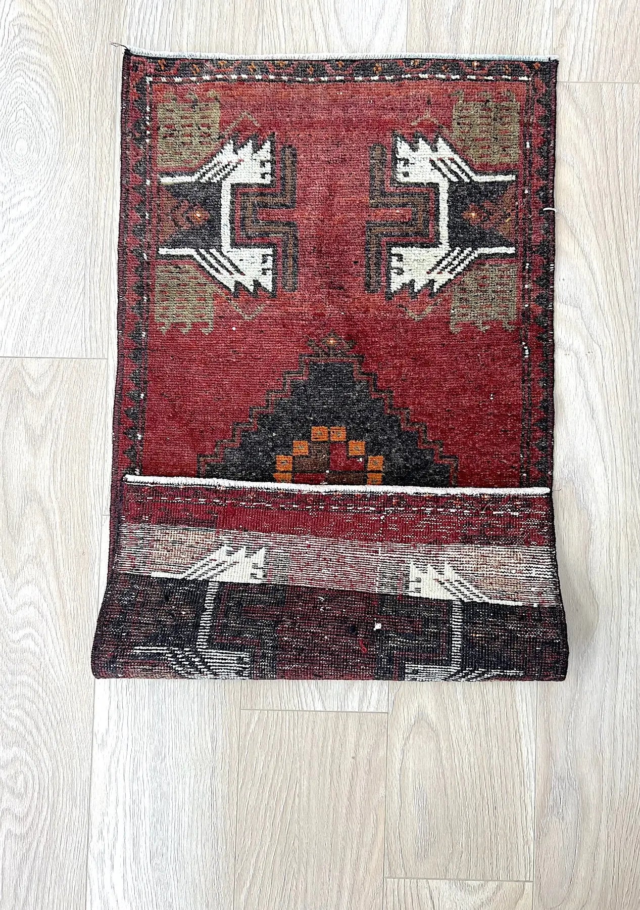 Isha - Vintage Mini Red Area Rug - kudenrugs