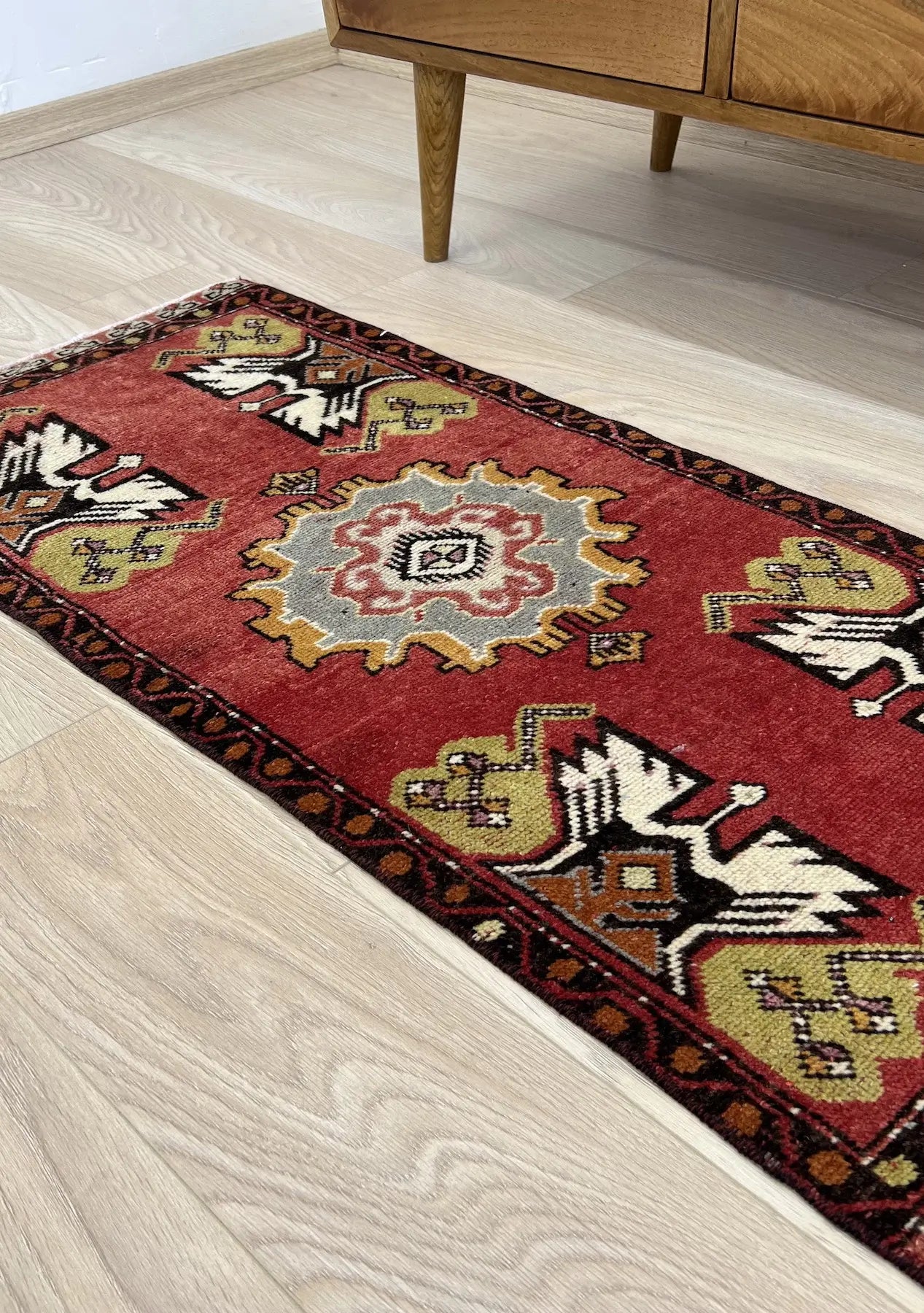 Izzy - Vintage Mini Red Area Rug - kudenrugs