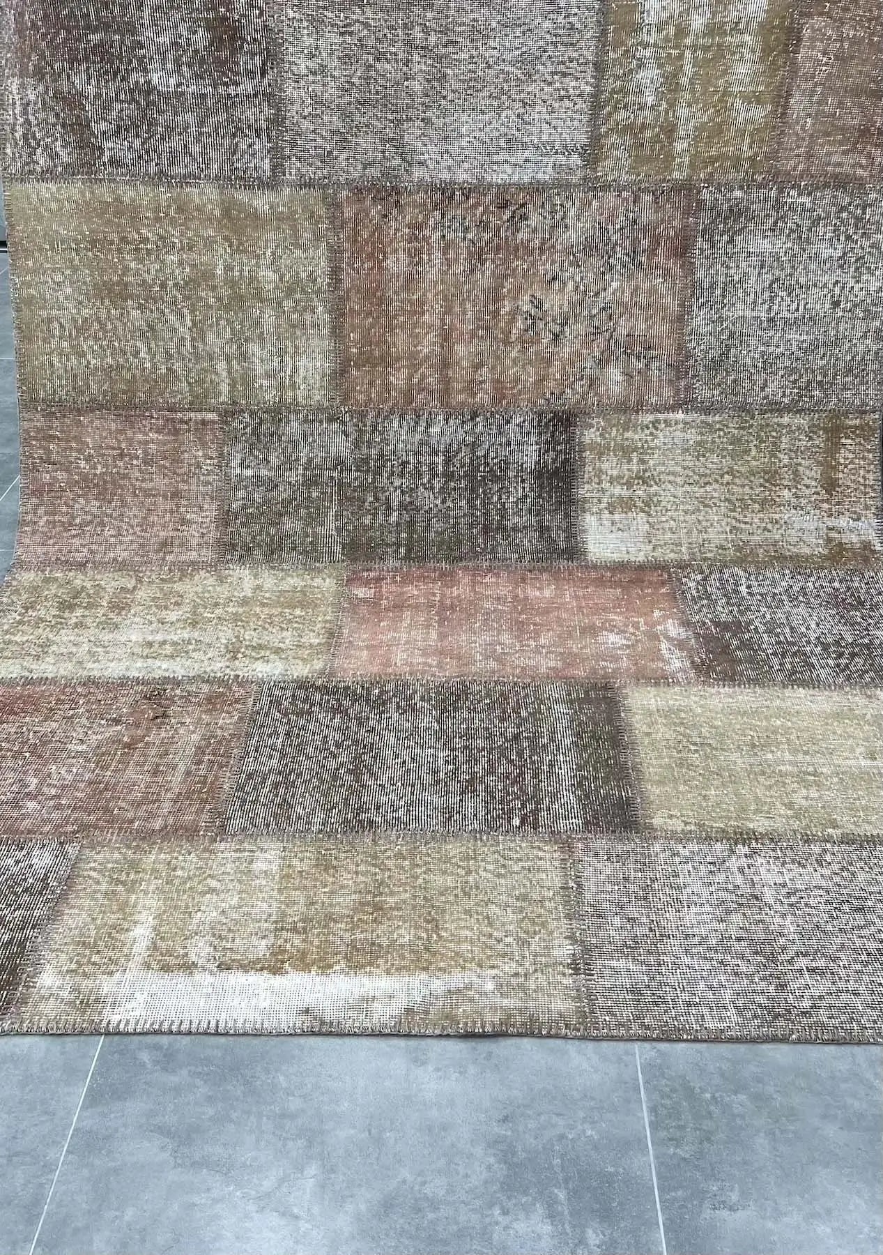 Jahmille - Vintage Brown Patchwork Rug - kudenrugs