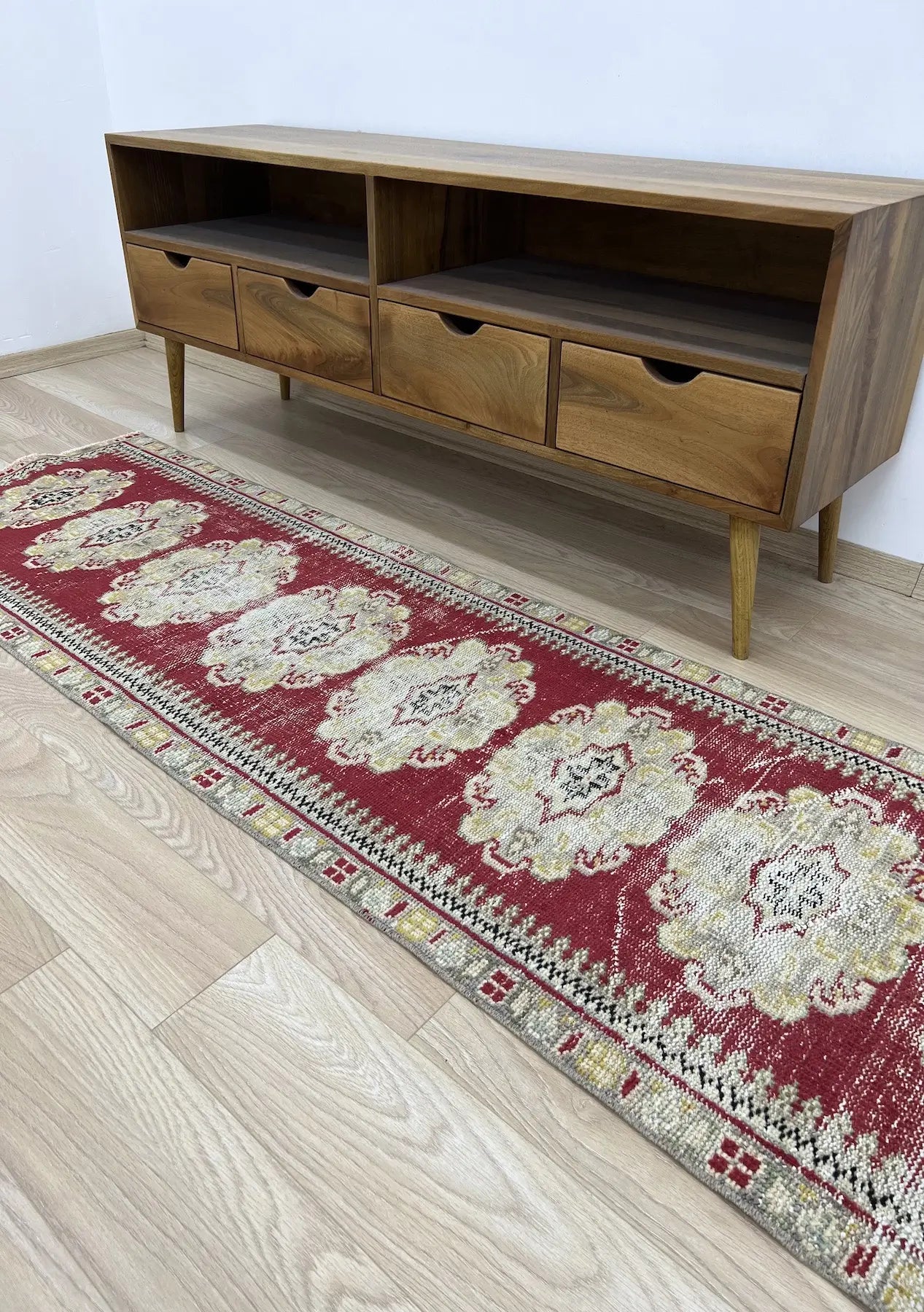 Jaimea - Red Herki Rug Runner - kudenrugs