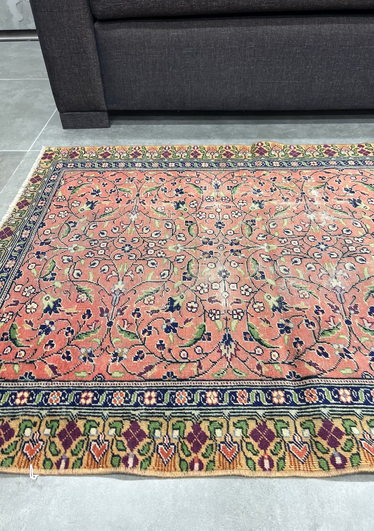 Janiyah - Vintage Anatolian Rug - kudenrugs