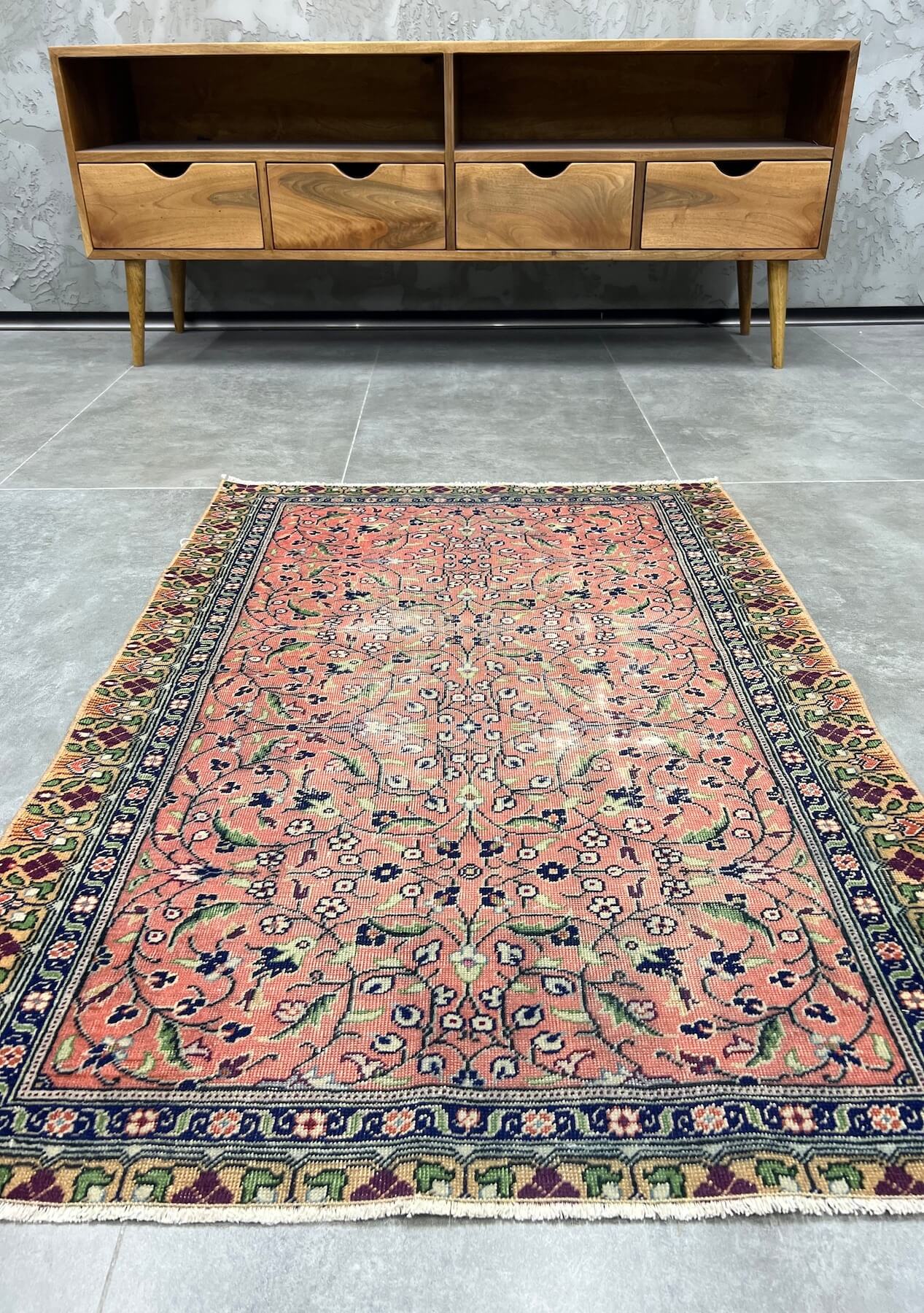 Janiyah - Vintage Anatolian Rug - kudenrugs