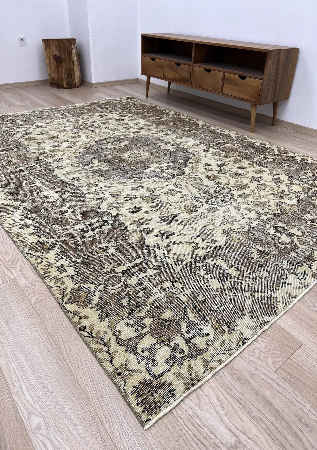 Jazmine - Vintage Beige Antique Washed Rug - kudenrugs