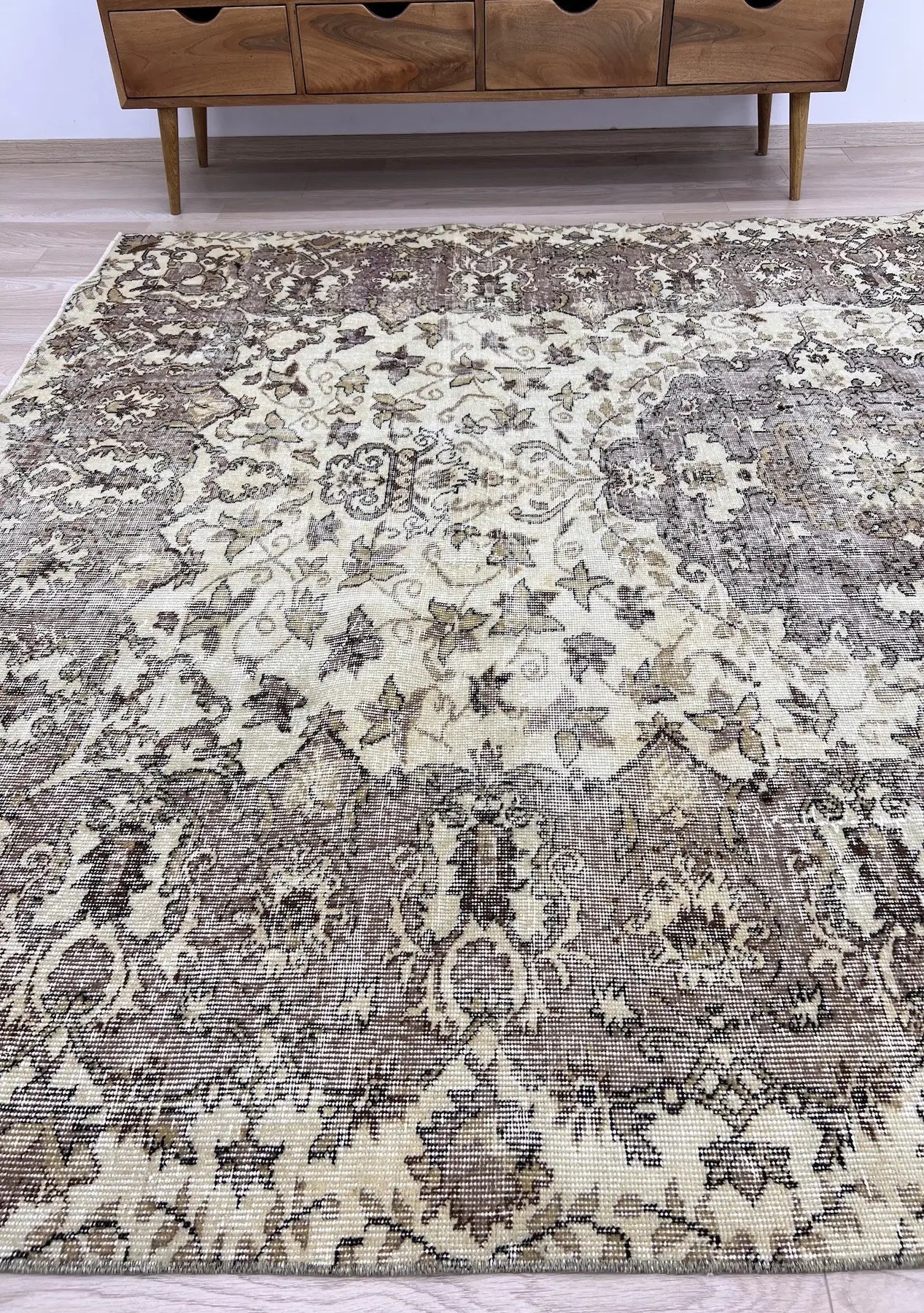 Jazmine - Vintage Beige Antique Washed Rug - kudenrugs