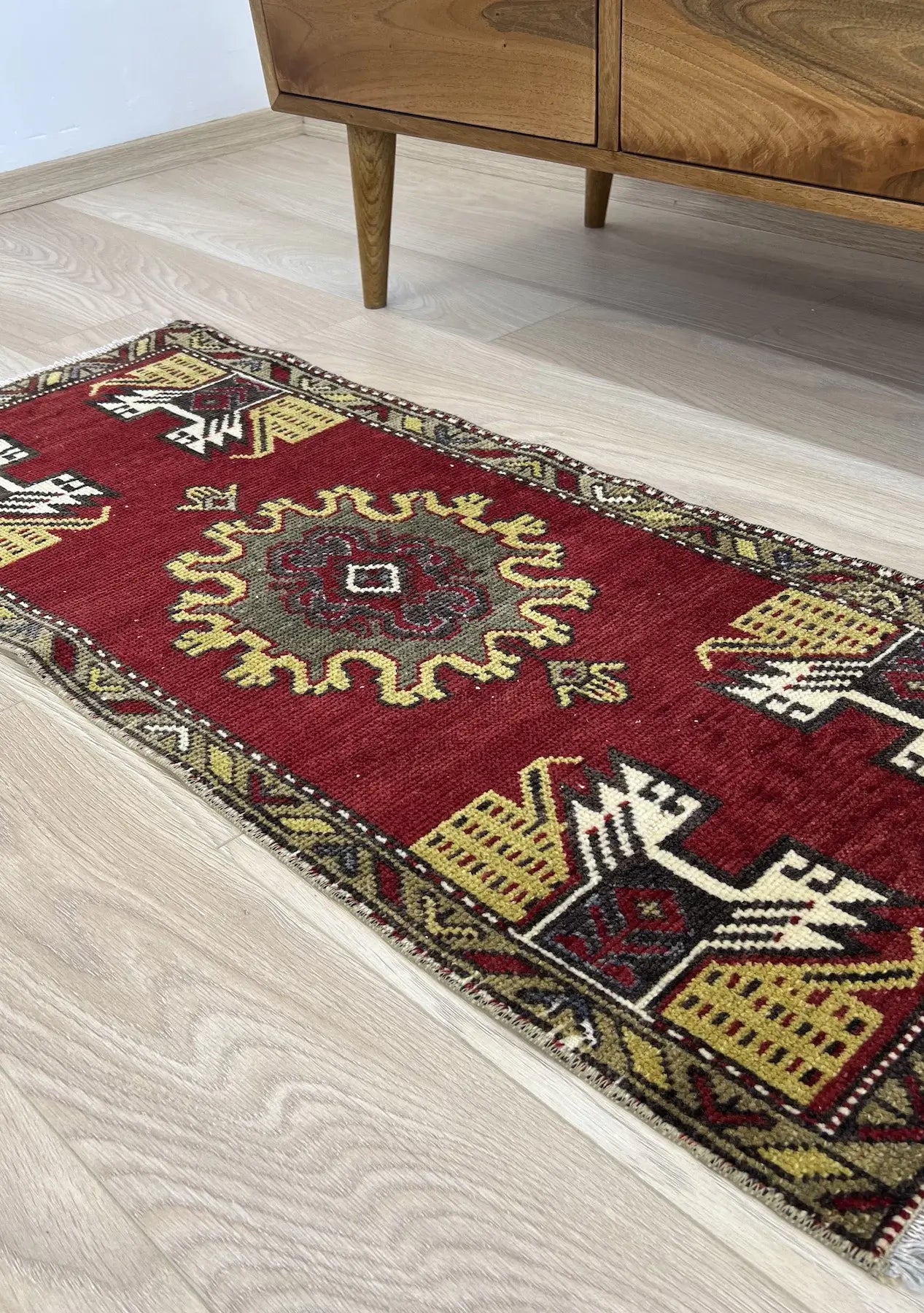 Jobina - Vintage Mini Red Area Rug - kudenrugs