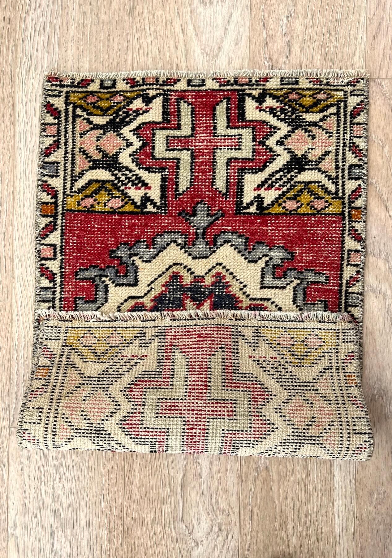 Jovie - Vintage Mini Red Area Rug - kudenrugs