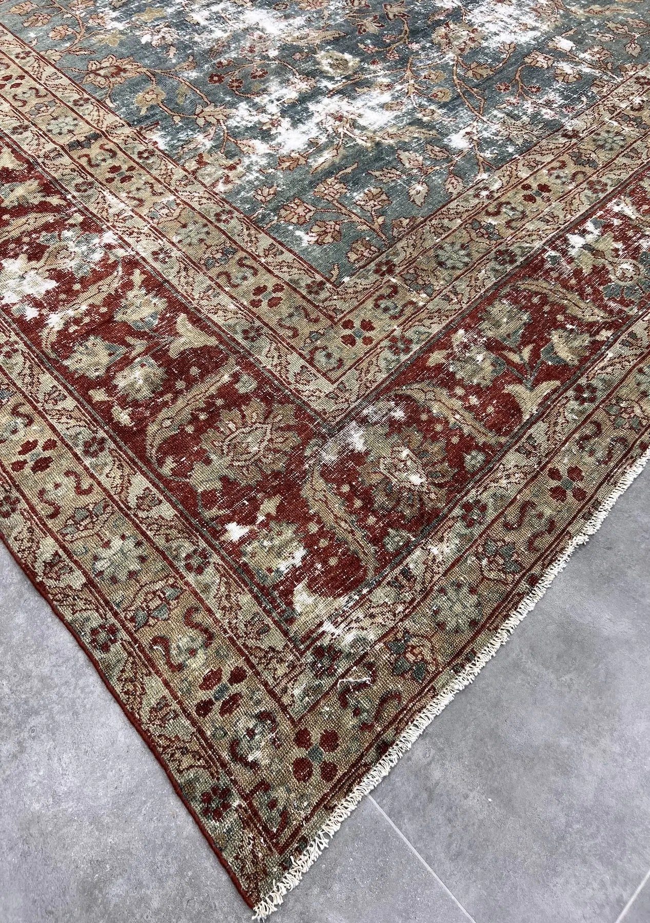 June - Vintage Persian Rug - kudenrugs