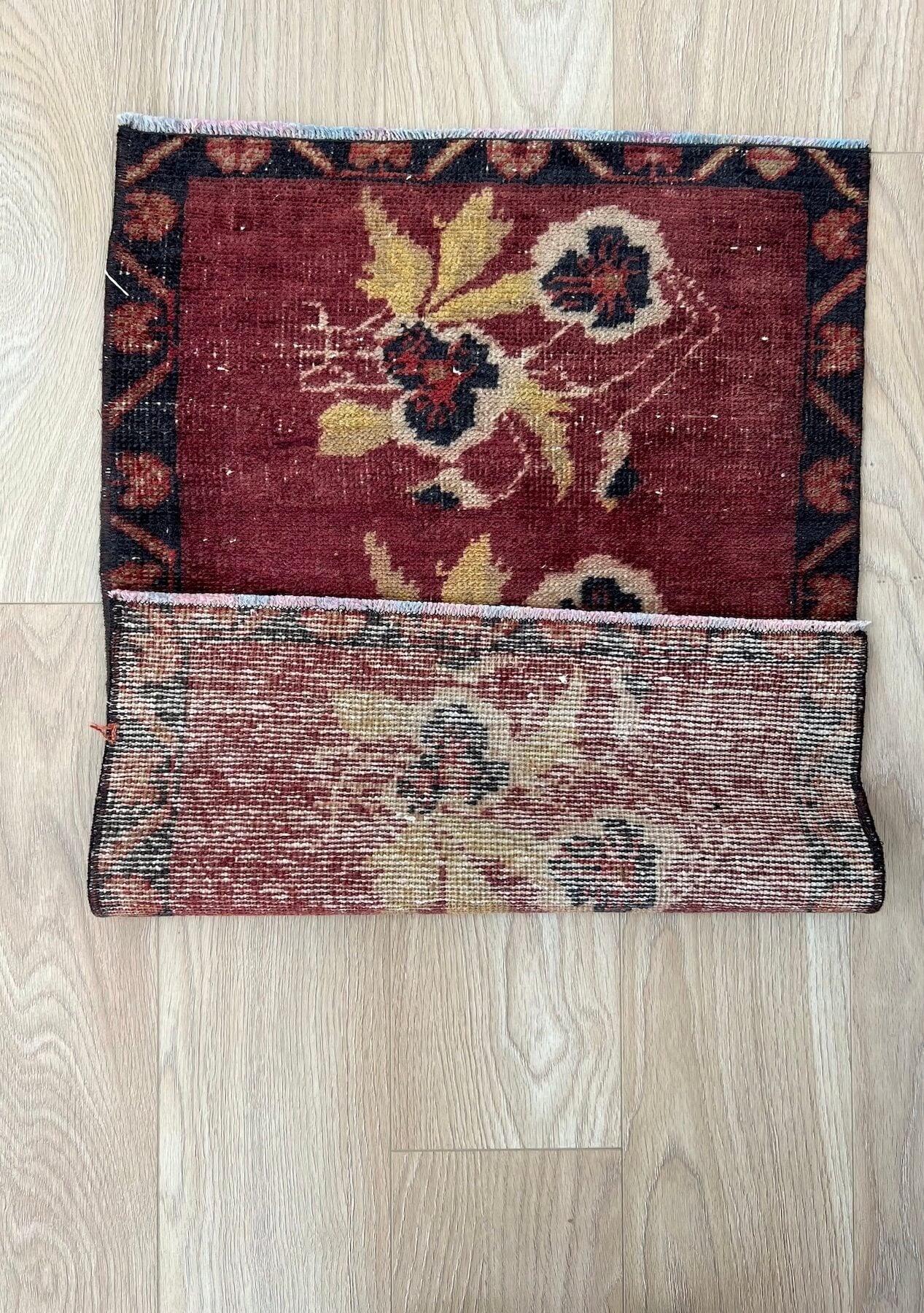 Kadence - Vintage Mini Pink Area Rug - kudenrugs