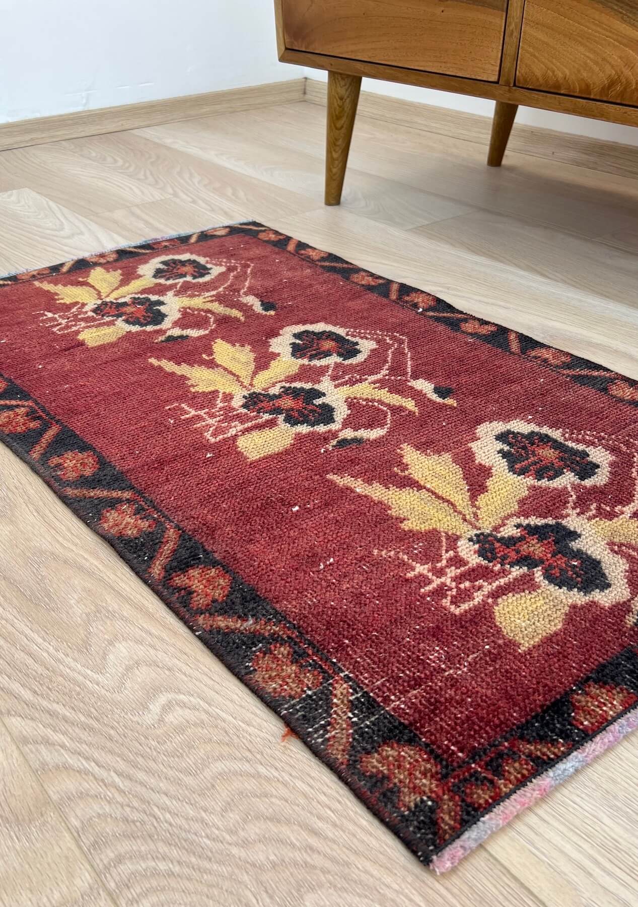 Kadence - Vintage Mini Pink Area Rug - kudenrugs