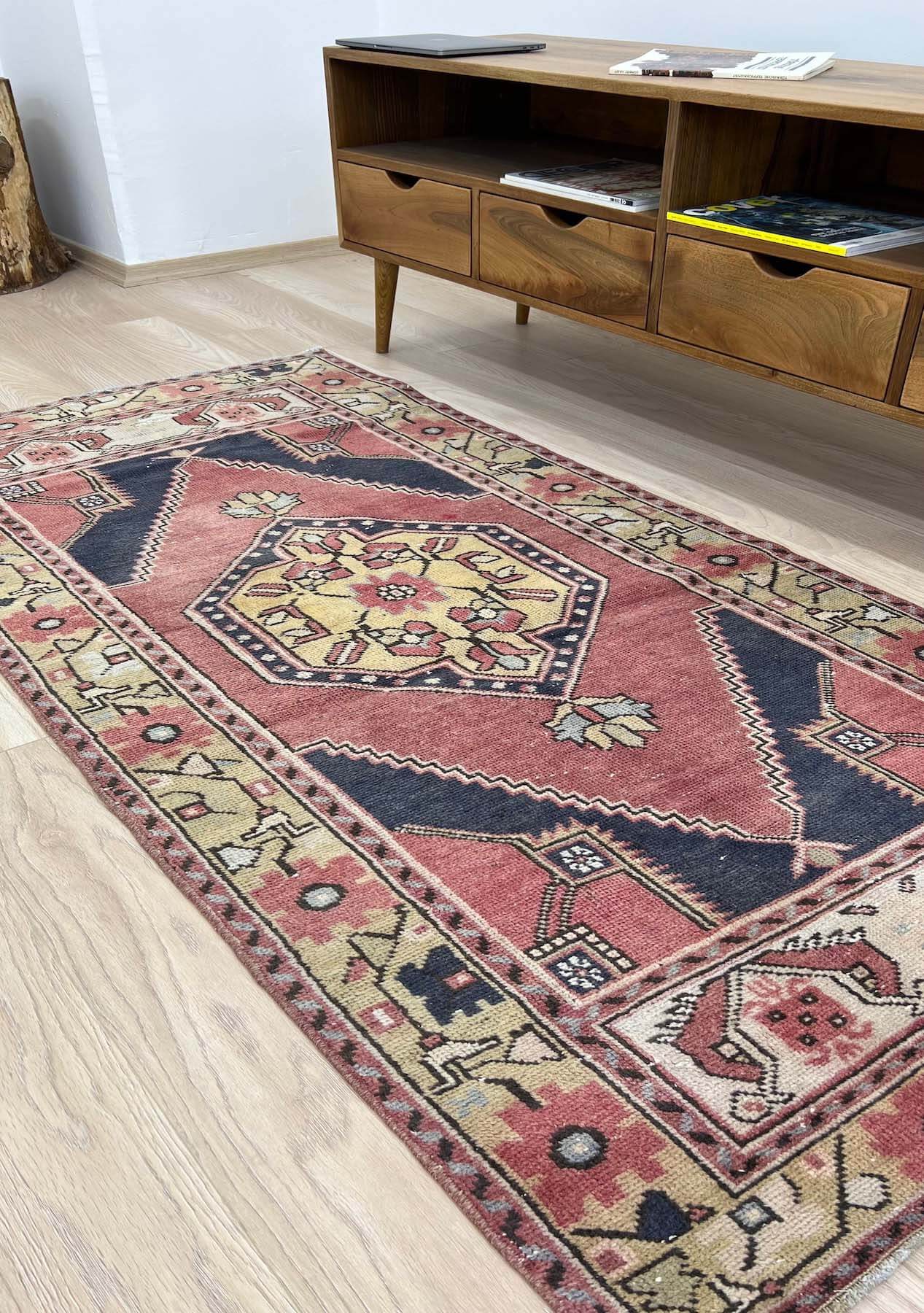 Kaira - Vintage Anatolian Rug Runner - kudenrugs