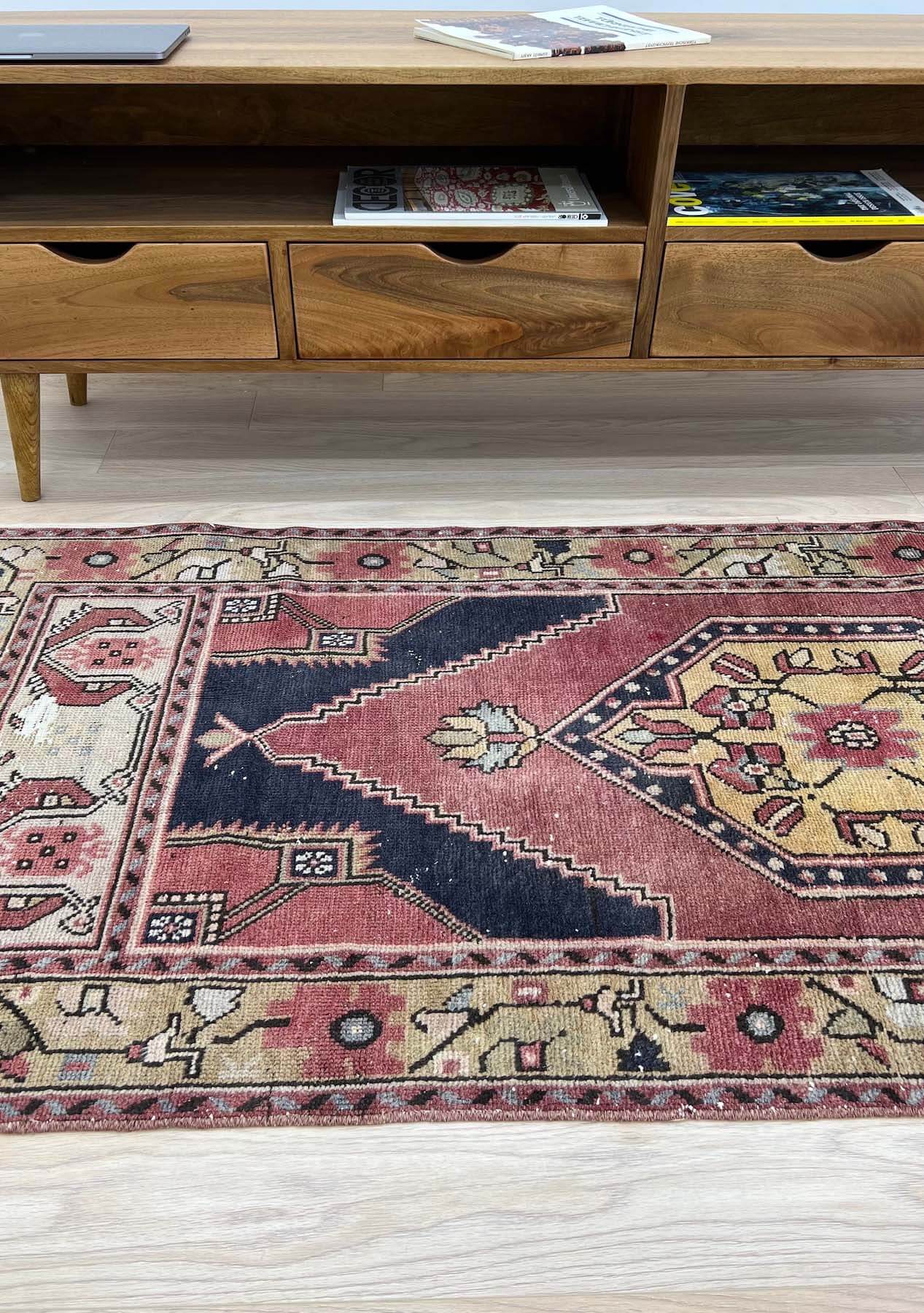 Kaira - Vintage Anatolian Rug Runner - kudenrugs