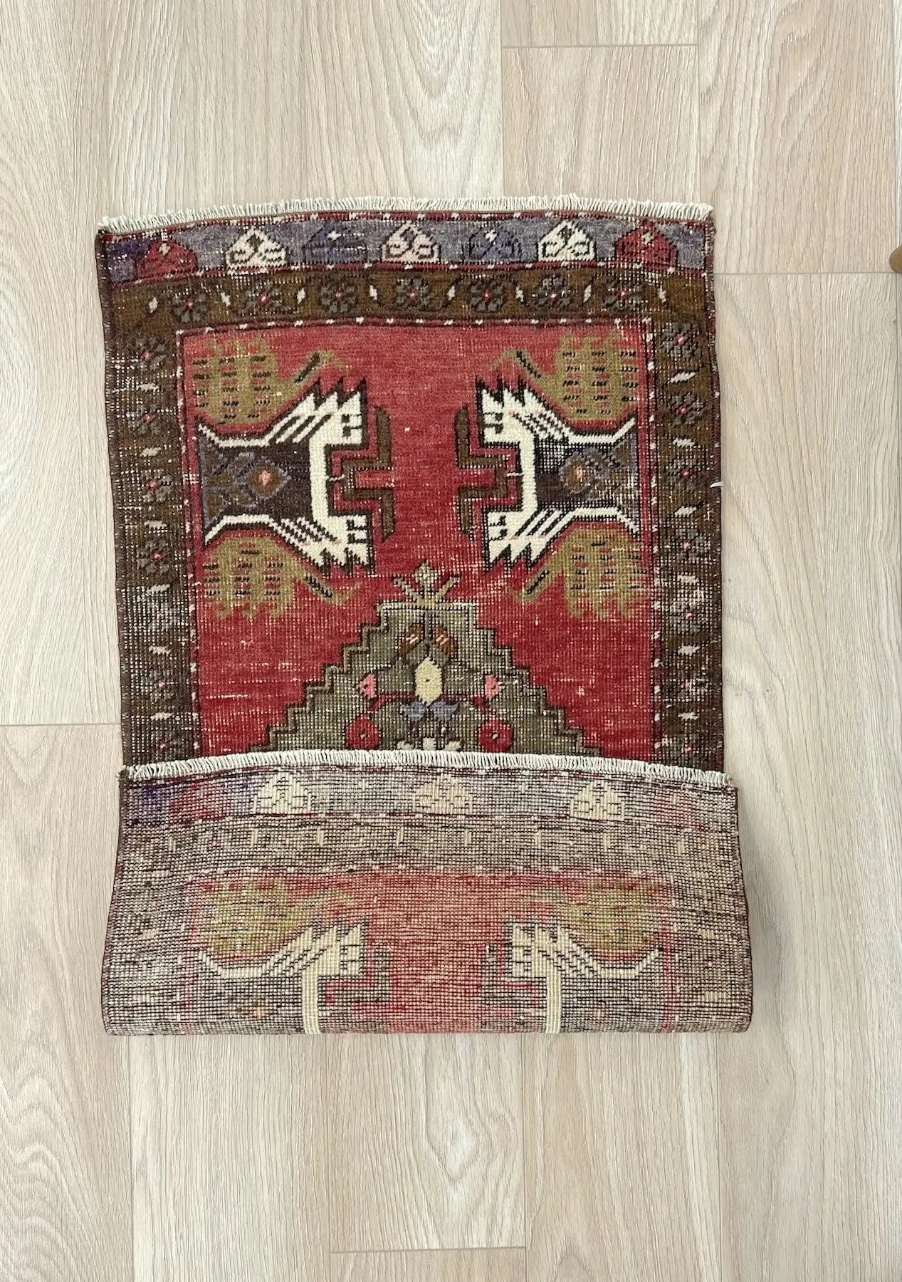 Kairavini - Vintage Mini Red Area Rug - kudenrugs