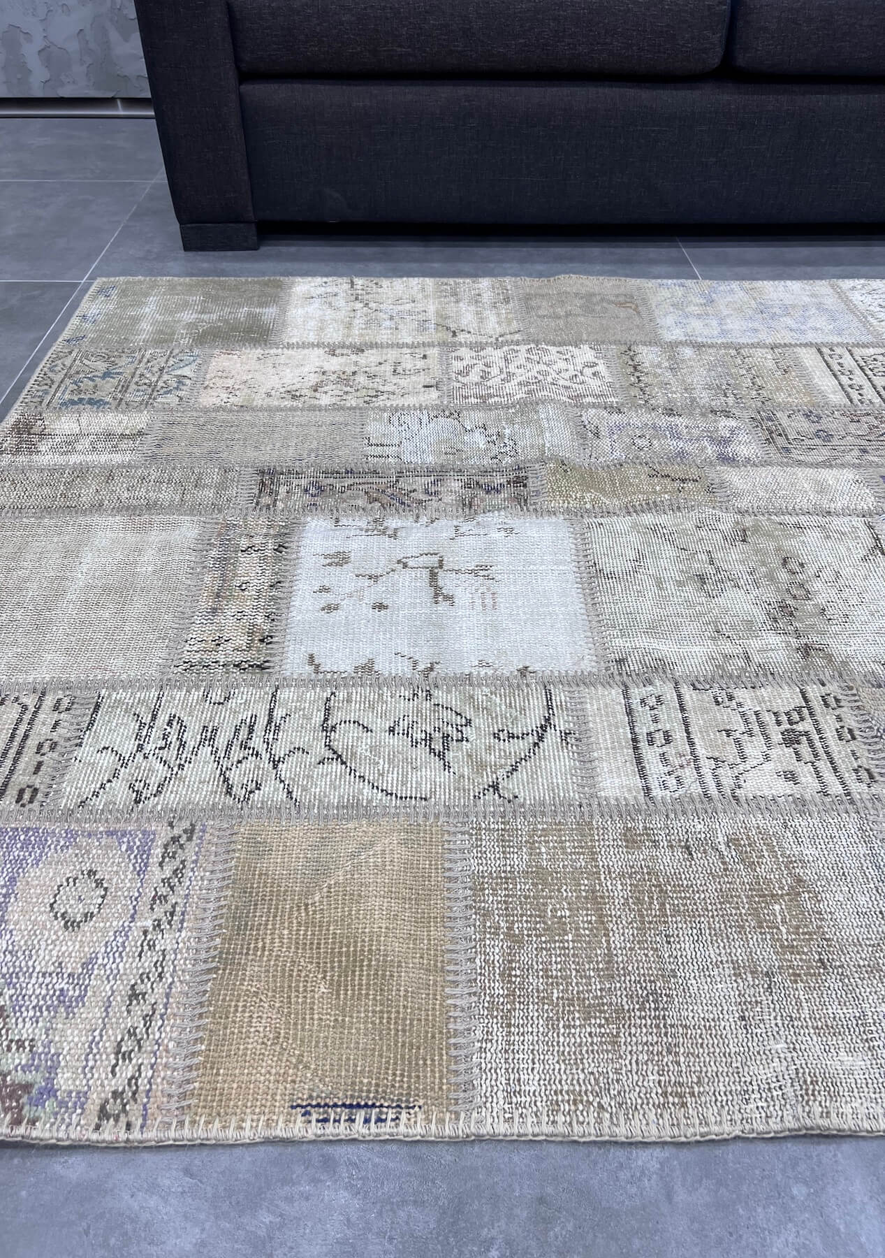 Karissa - Vintage Beige Patchwork Rug - kudenrugs