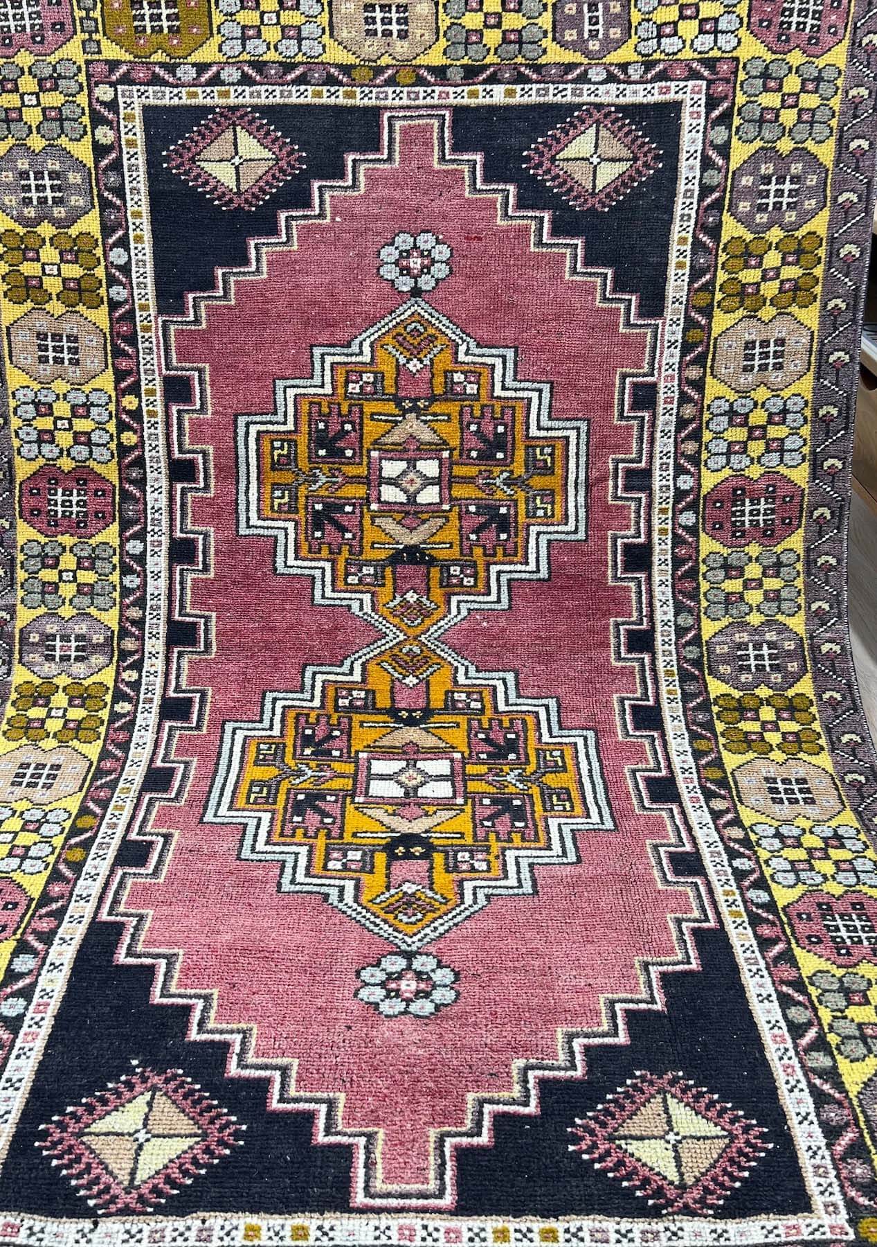 Katherine - Vintage Anatolian Rug - kudenrugs