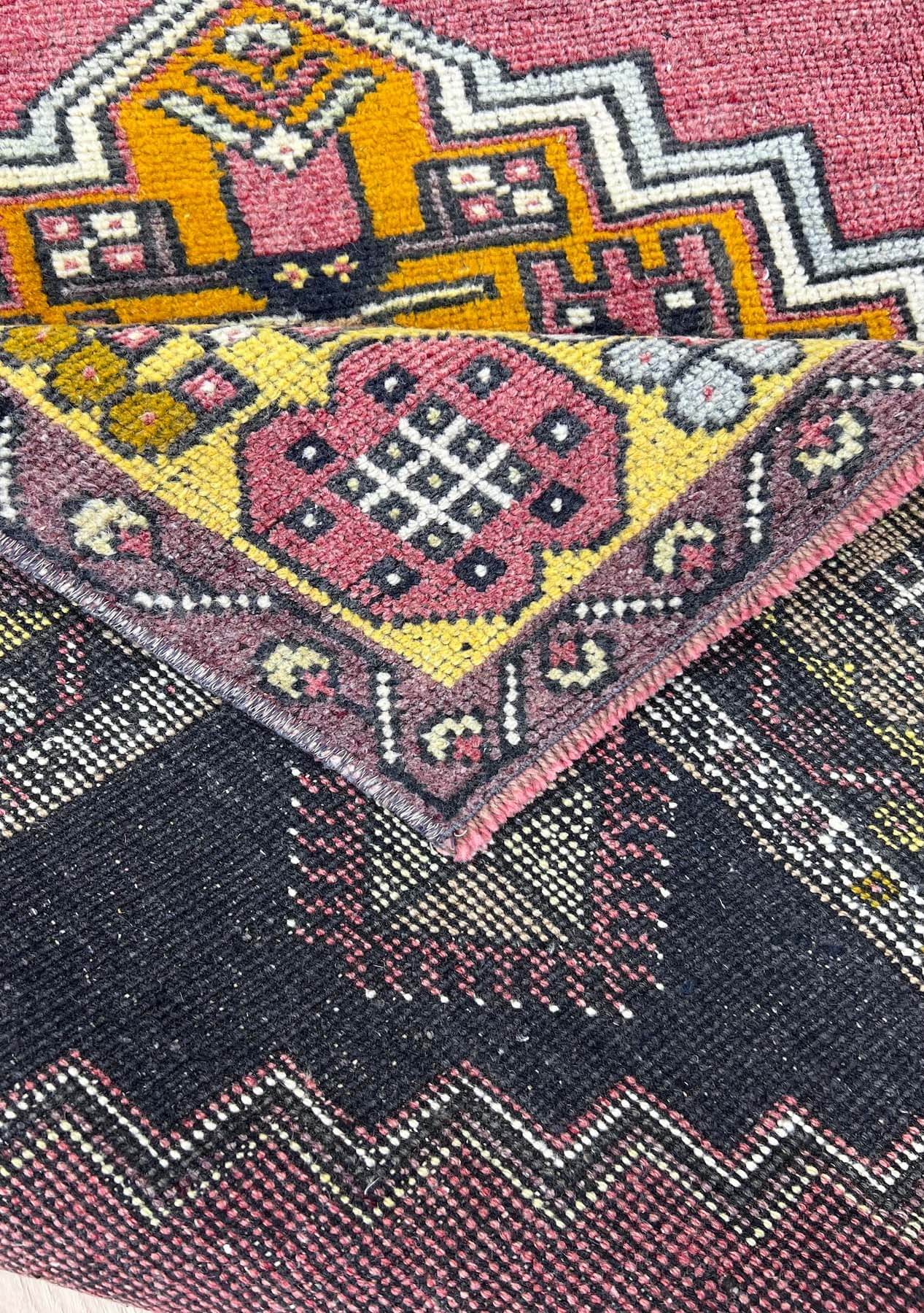 Katherine - Vintage Anatolian Rug - kudenrugs