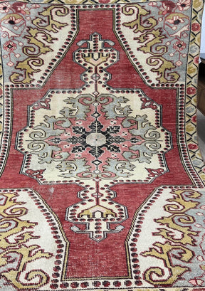 Kathie - Vintage Anatolian Rug - kudenrugs