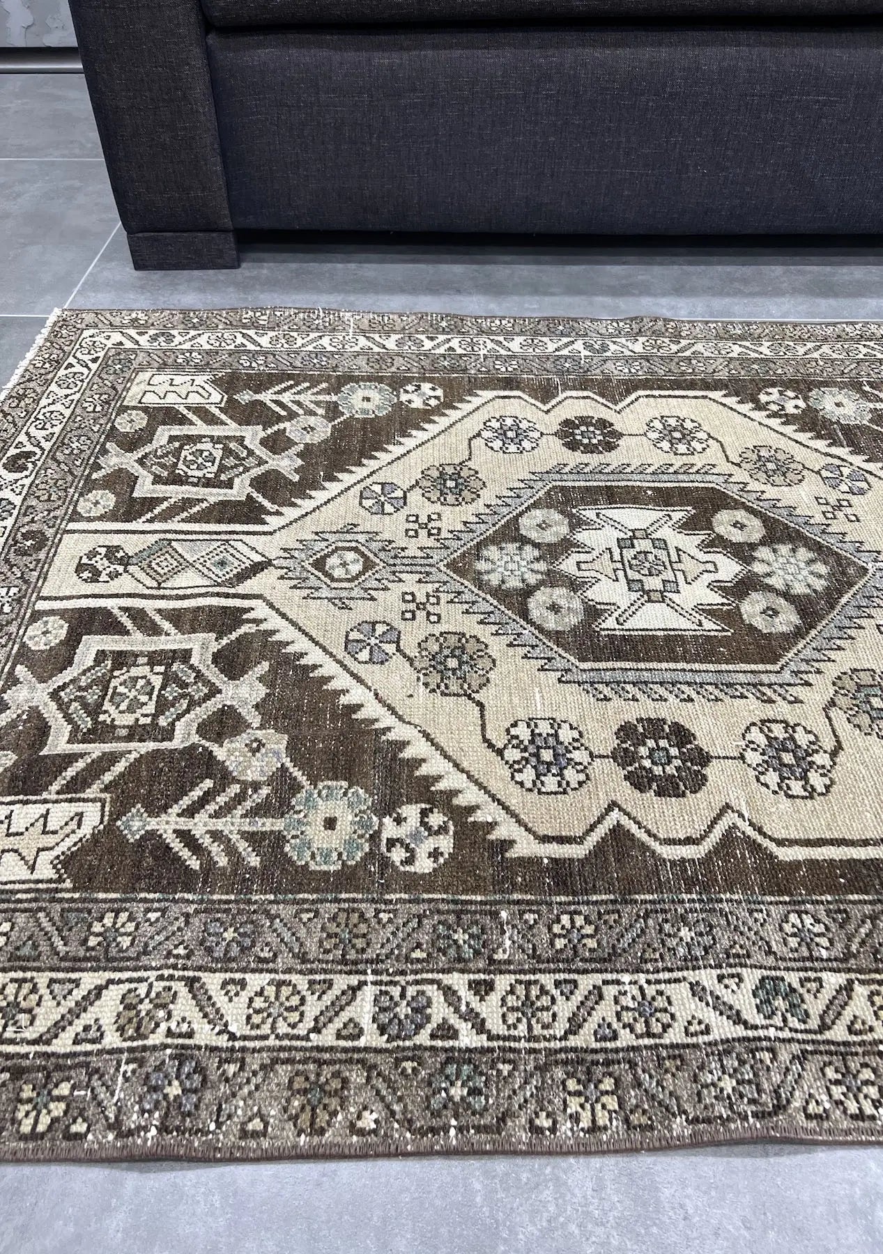 Kaylyn - Vintage Persian Rug - kudenrugs