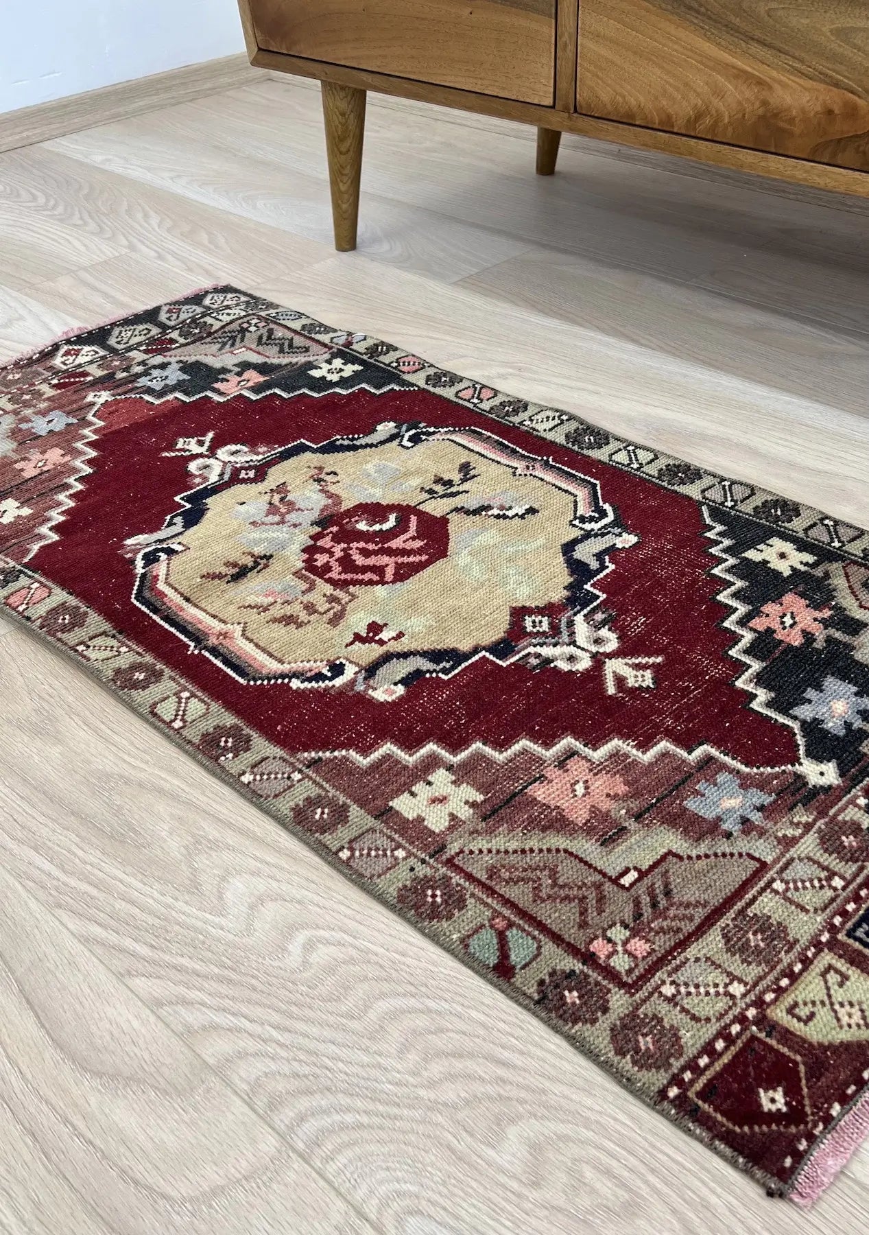 Khadijah - Vintage Mini Red Area Rug - kudenrugs